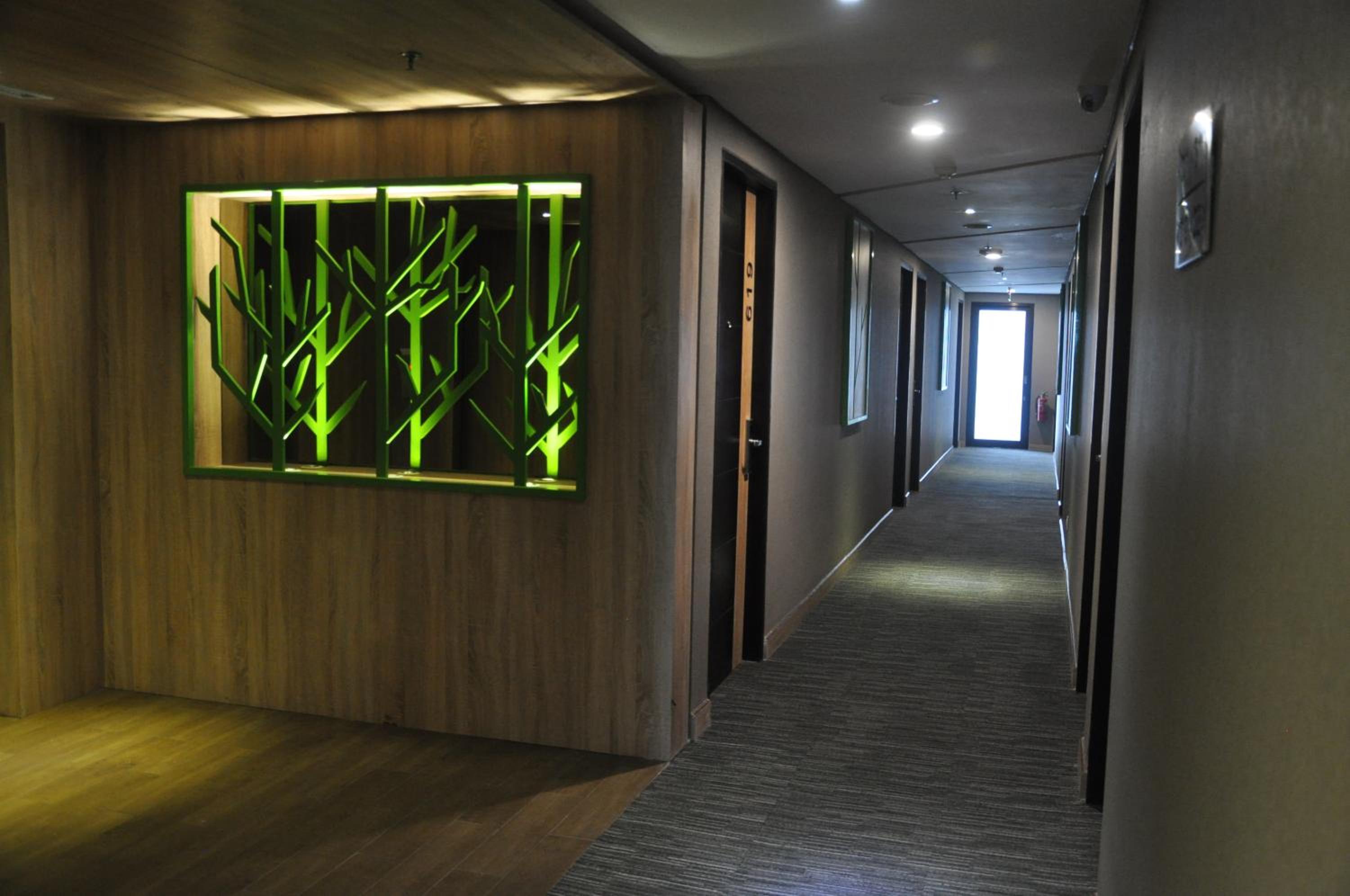 Solo Vacations - Sala View Hotel - Property Image 4