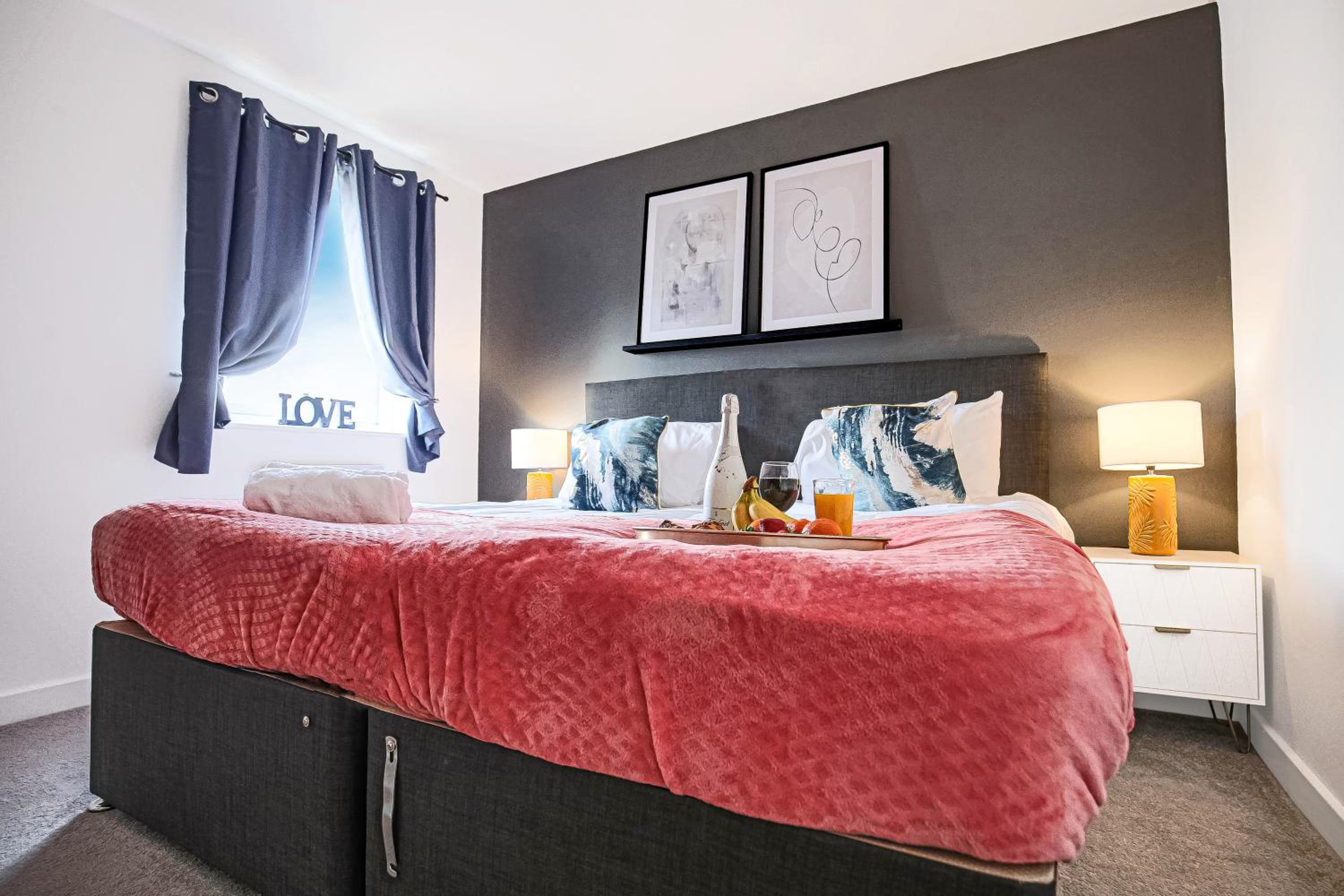 Stylish 2 Bedroom Duplex Apartment - Close to City Centre - Balcony, Free Parking, Self-Check-In, Fast Wifi & Smart TVs by Yoko Property, photo 16