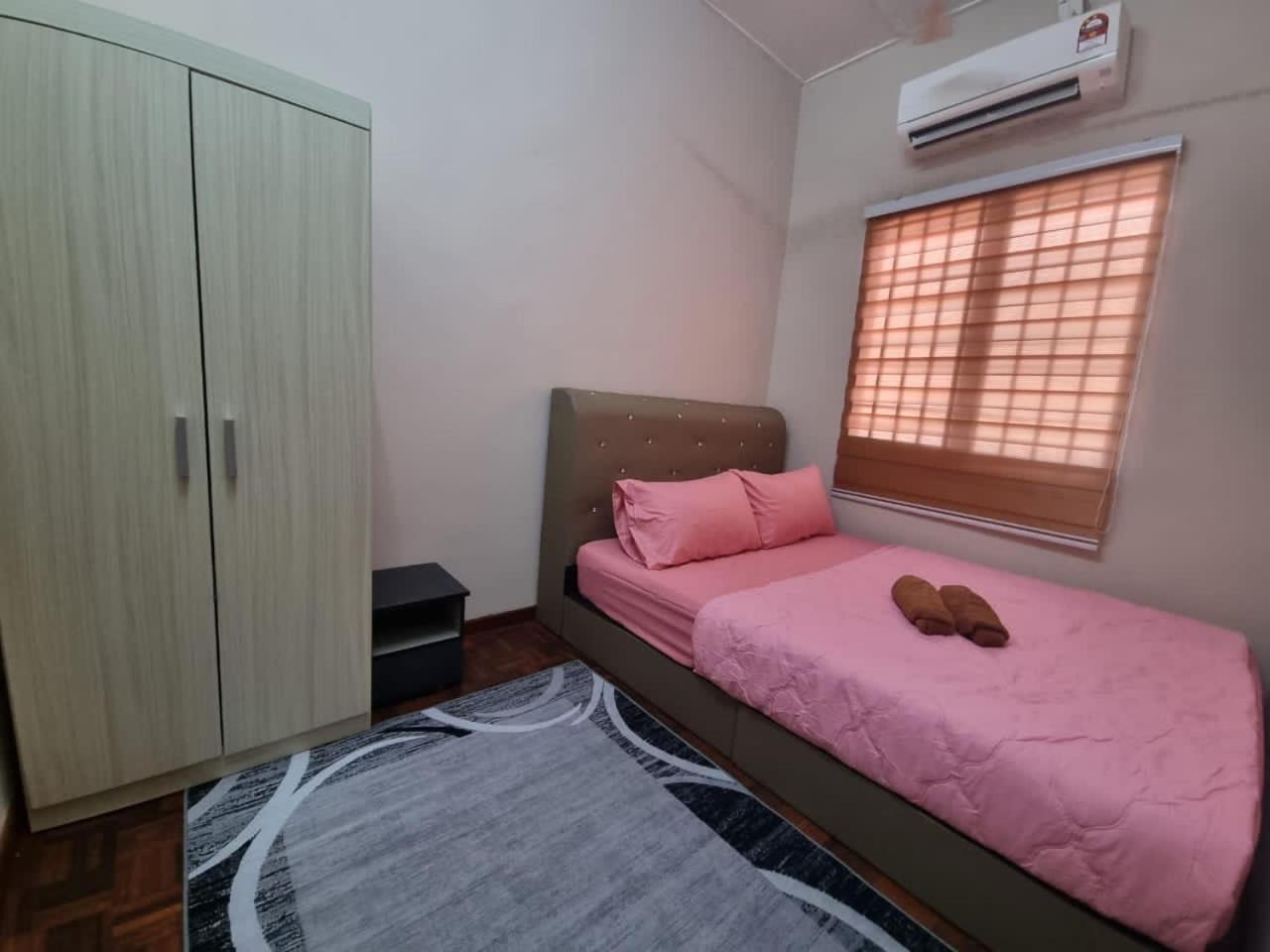 D’Lestari Homestay photo 4