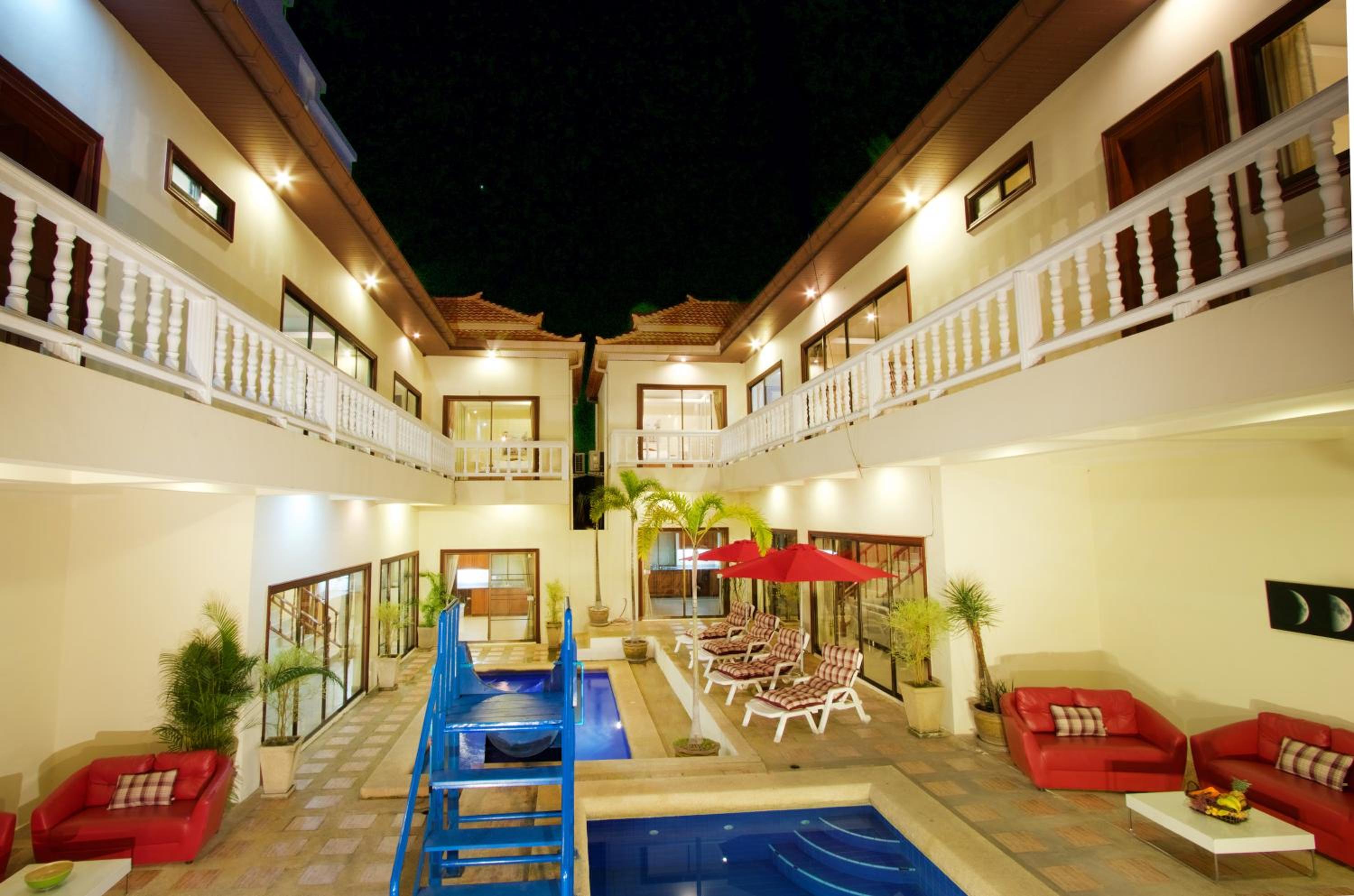 Avoca Pool Villas