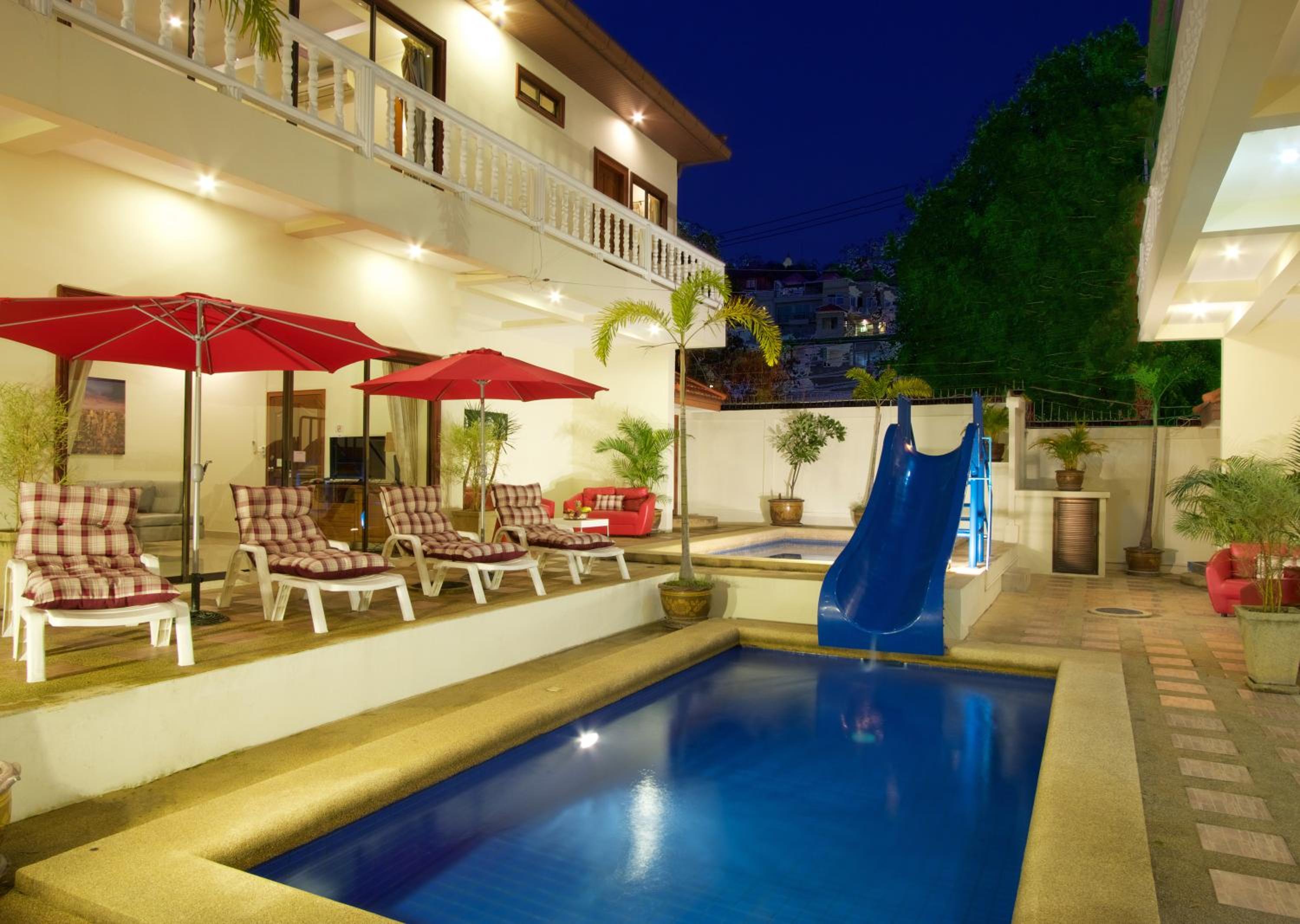 Avoca Pool Villas