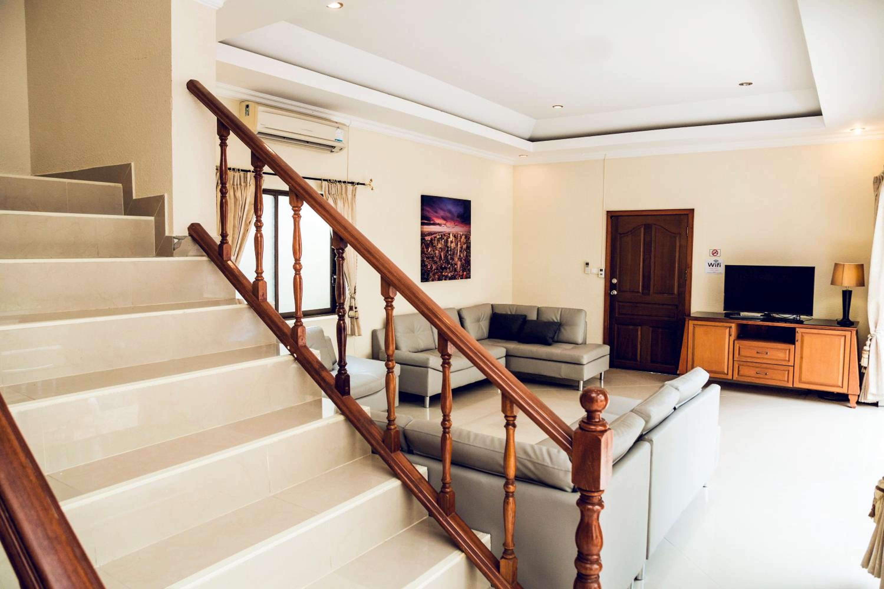 Avoca Pool Villas