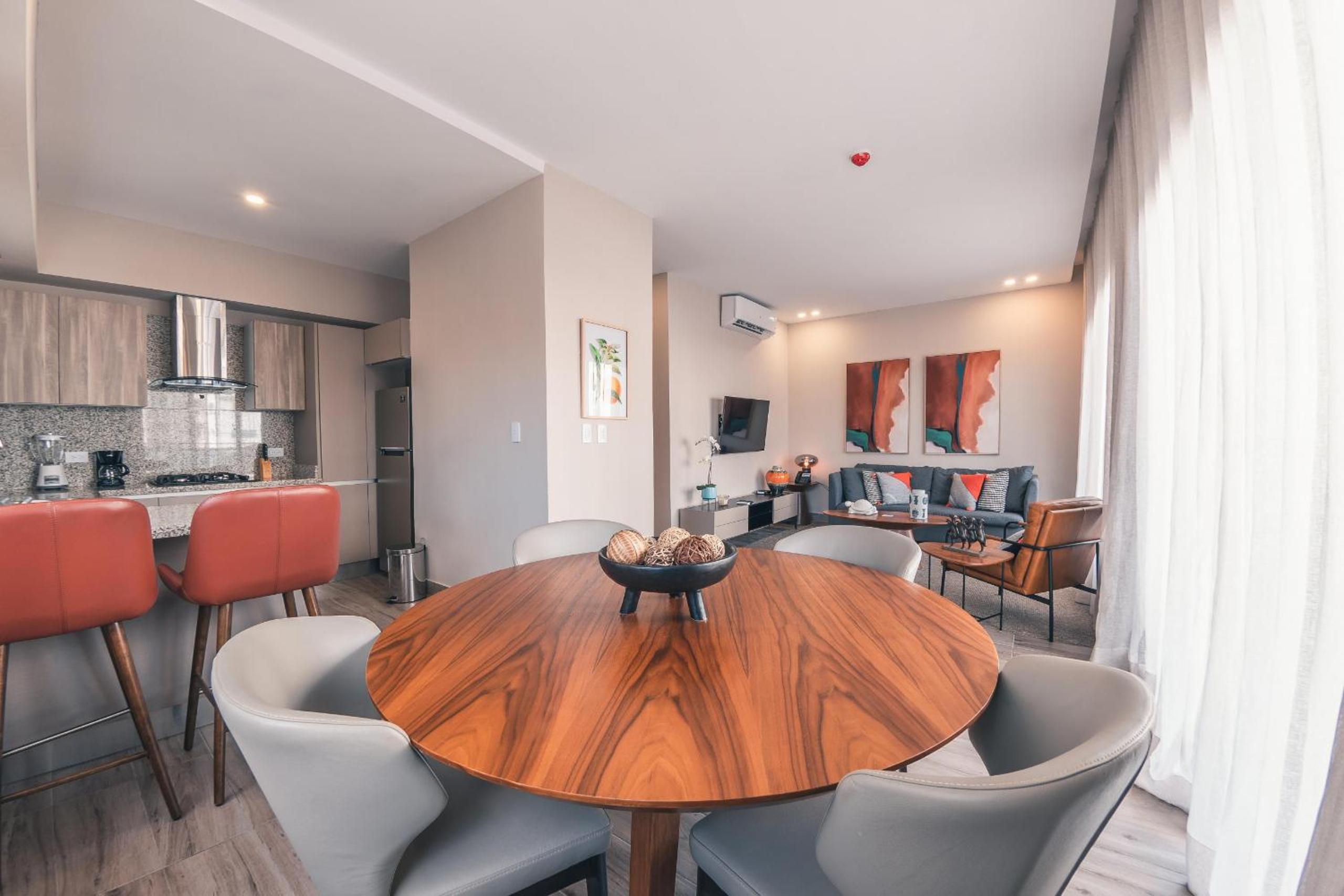 Fully Serviced Apartment at Regatta Living - 3A view 4