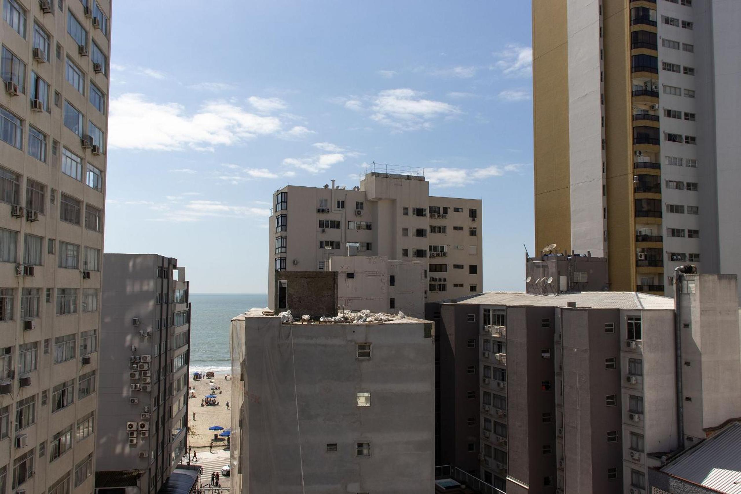CLR82 - Calçadão, 1 Dorm Climatizado, Garagem