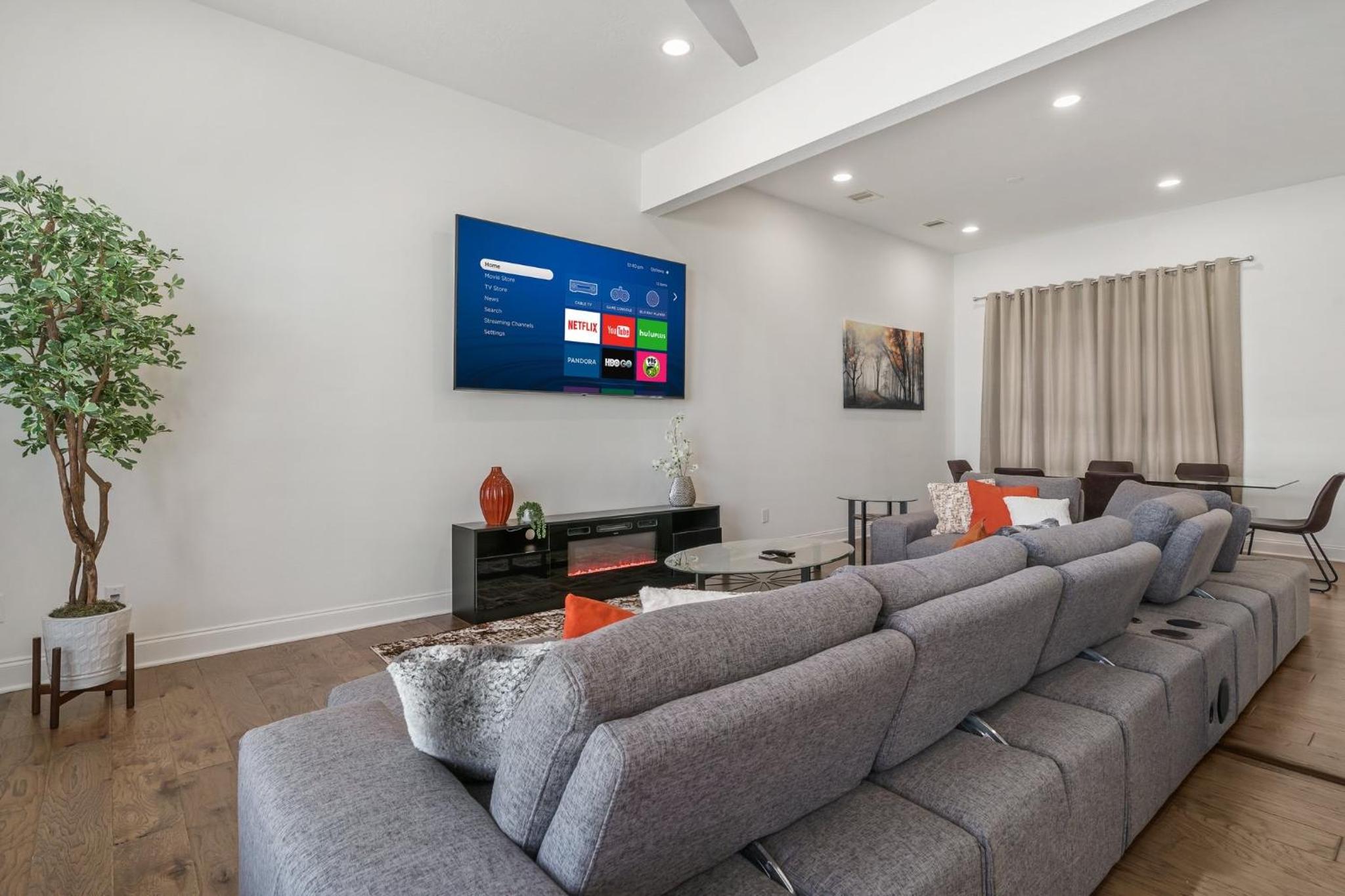 Lavish Downtown Home with Stunning Rooftop Deck Views view 5