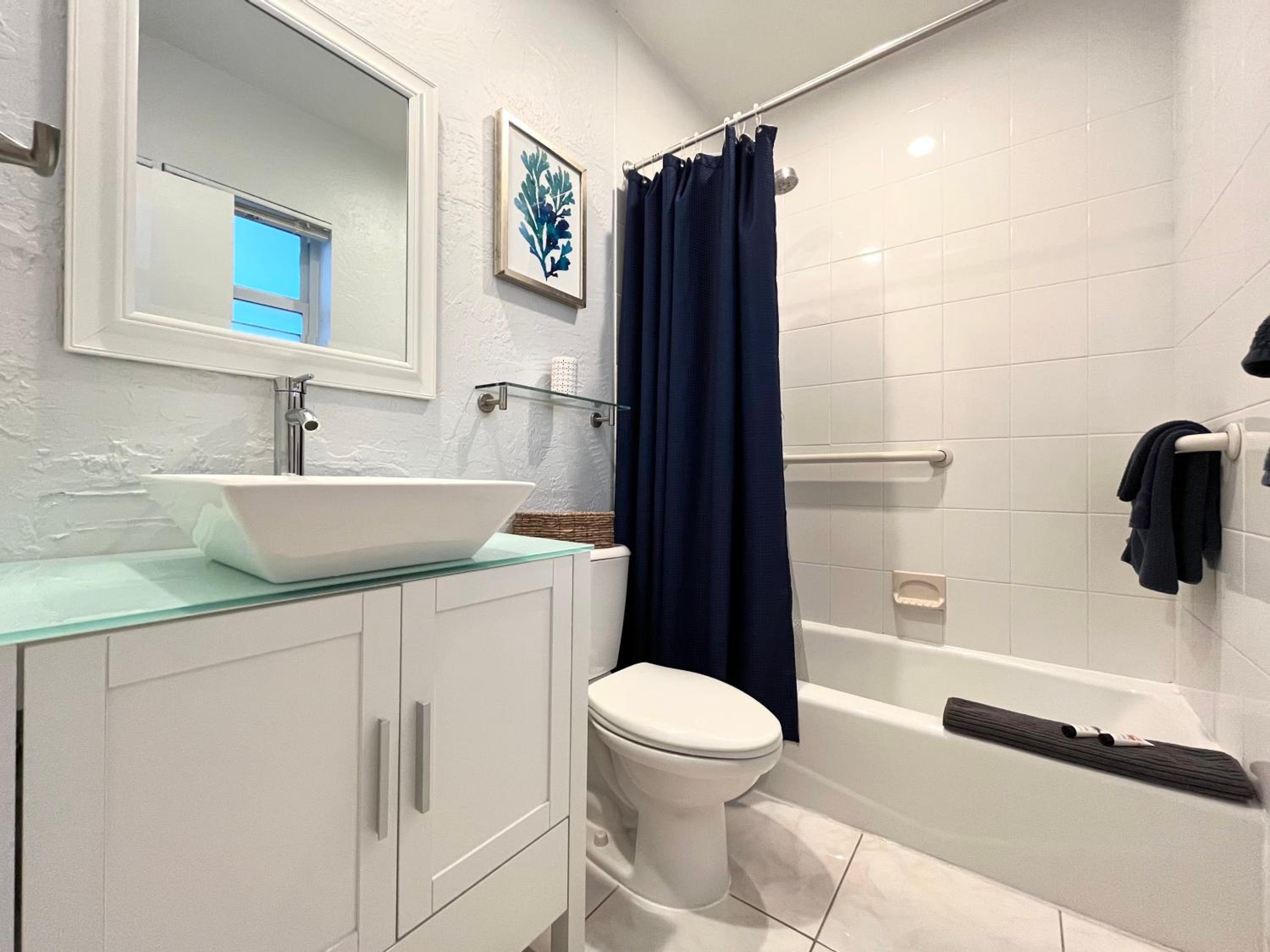 4145 By The Sea Inn & Suites