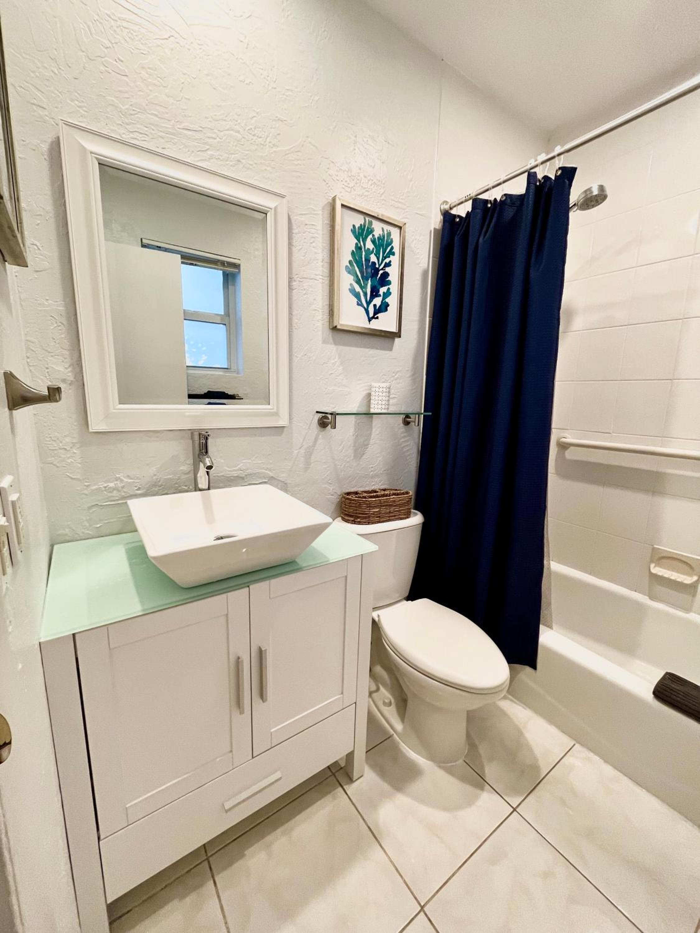 4145 By The Sea Inn & Suites