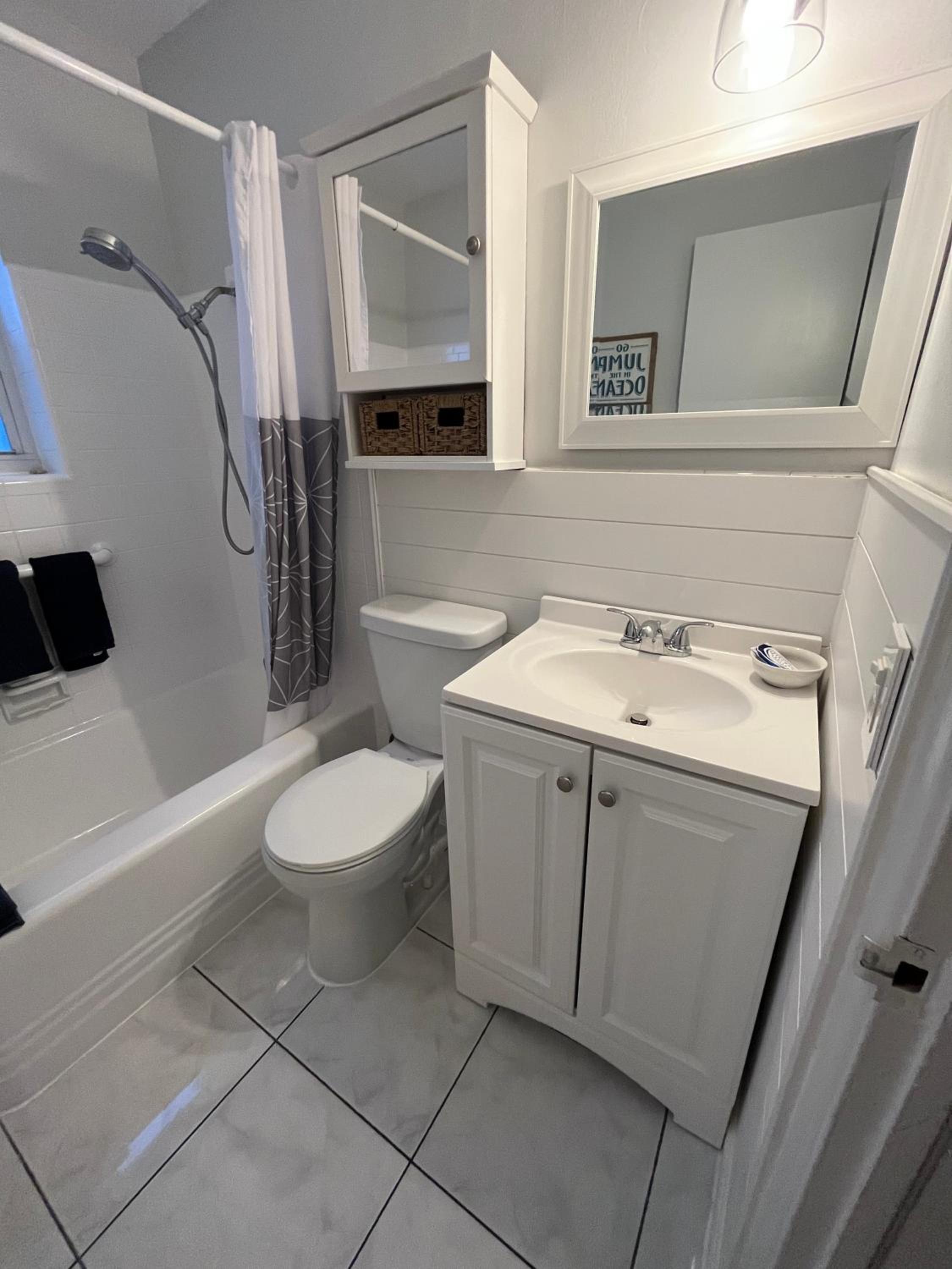 4145 By The Sea Inn & Suites