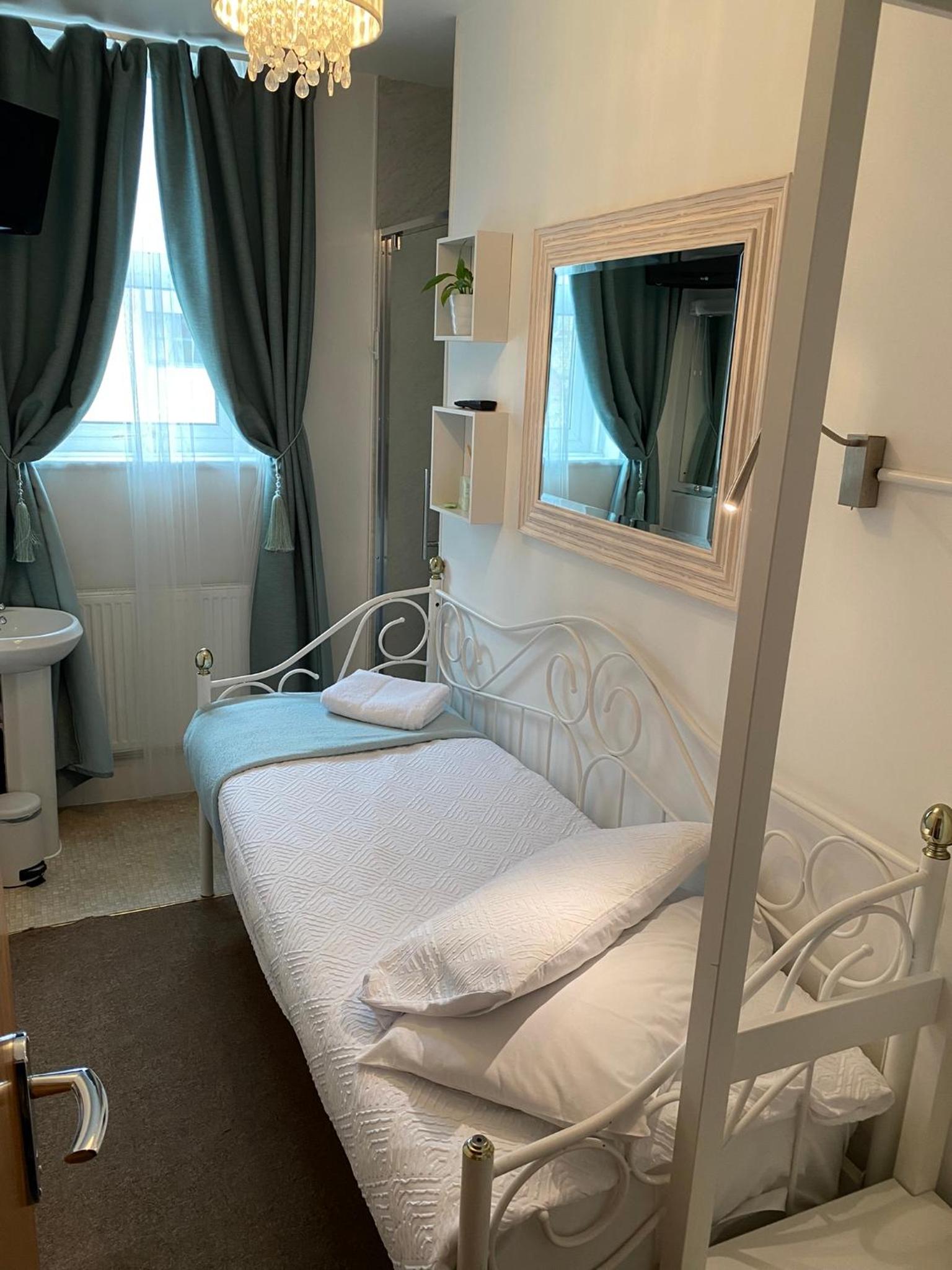 A & B Guest House Cambridge