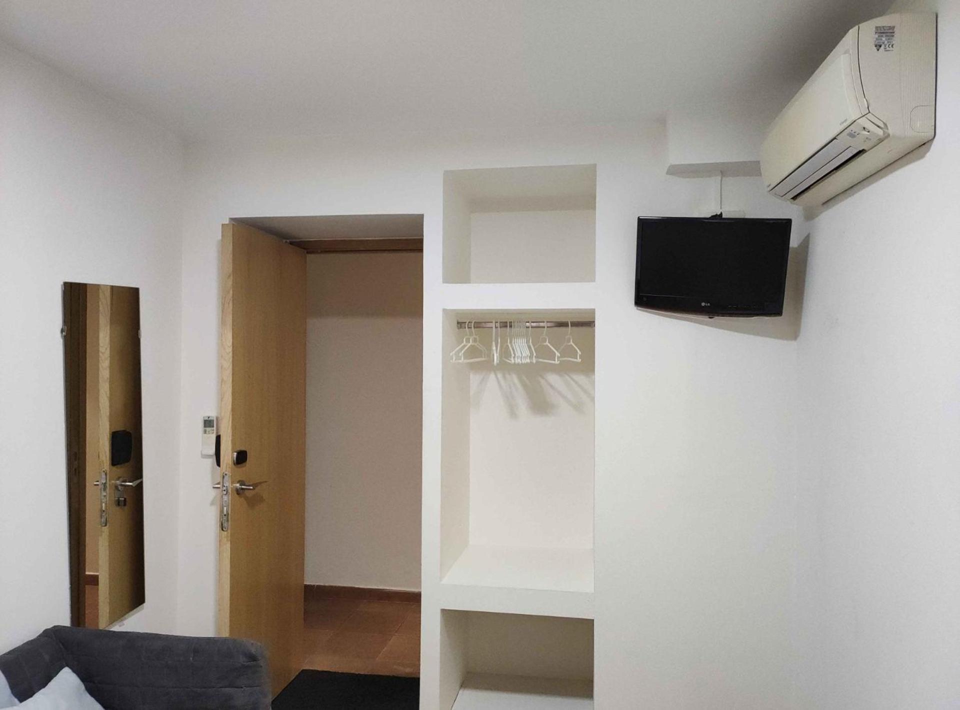 Diagonal Apartments