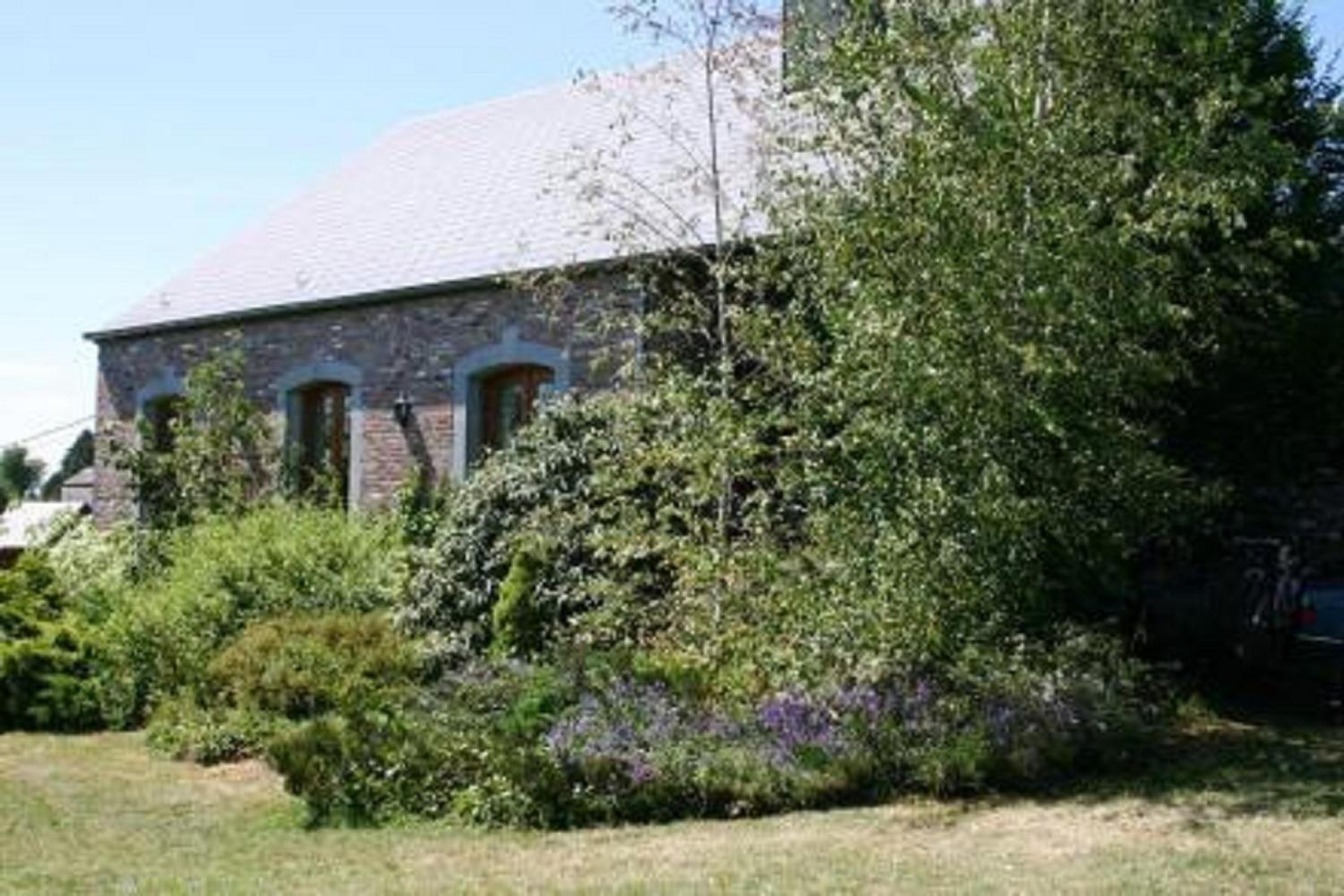 Hotel Par Hasard - Image 1