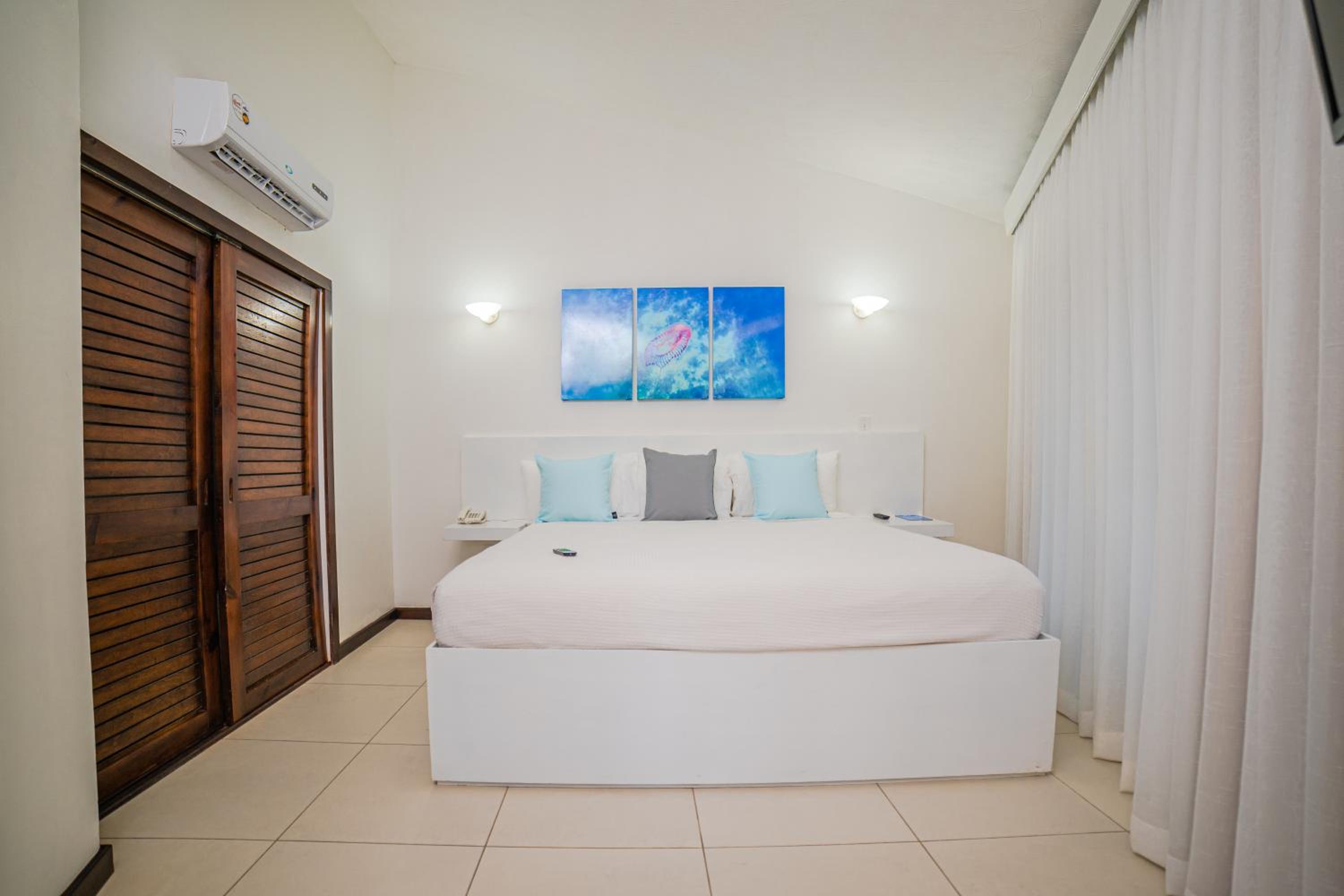 Paradise Beach Resort & Dive Center - Photo 42