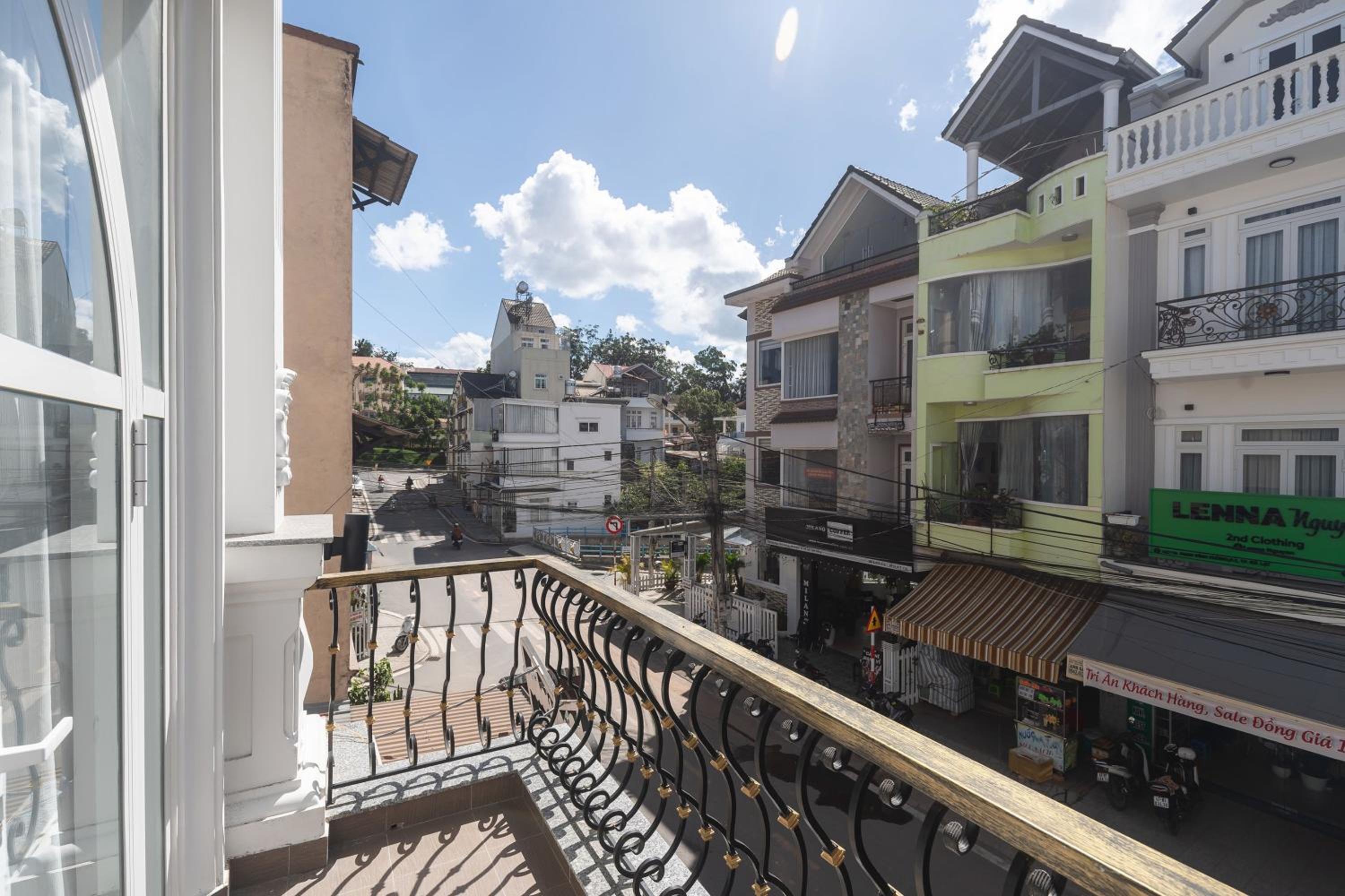 MSing DaLat Hotel