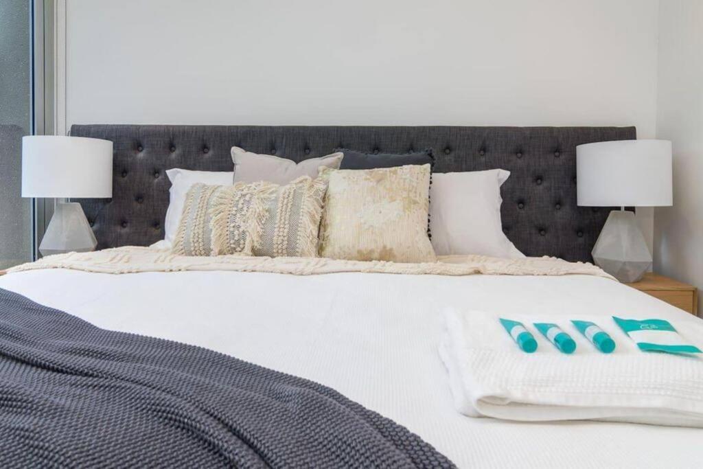 Marble CBD Luxury 2 Bedroom Apt Pool & Parking
