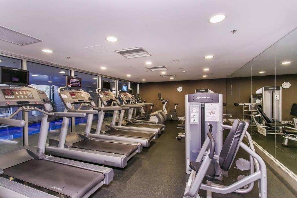 Marble CBD Luxury 2 Bedroom Apt Pool & Parking