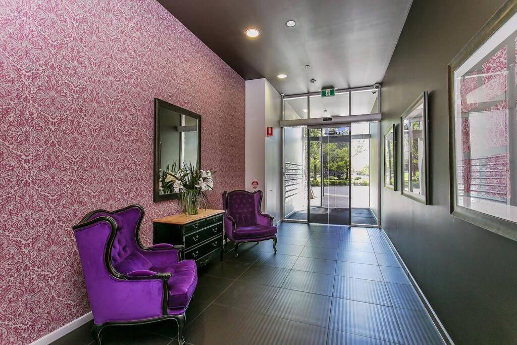 Marble CBD Luxury 2 Bedroom Apt Pool & Parking