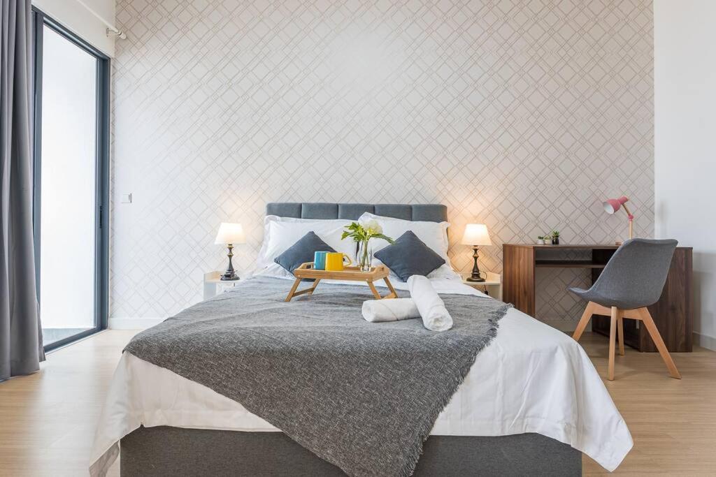 Cozy Oasis near Ikea TRX Mall King Size Bed 100mb