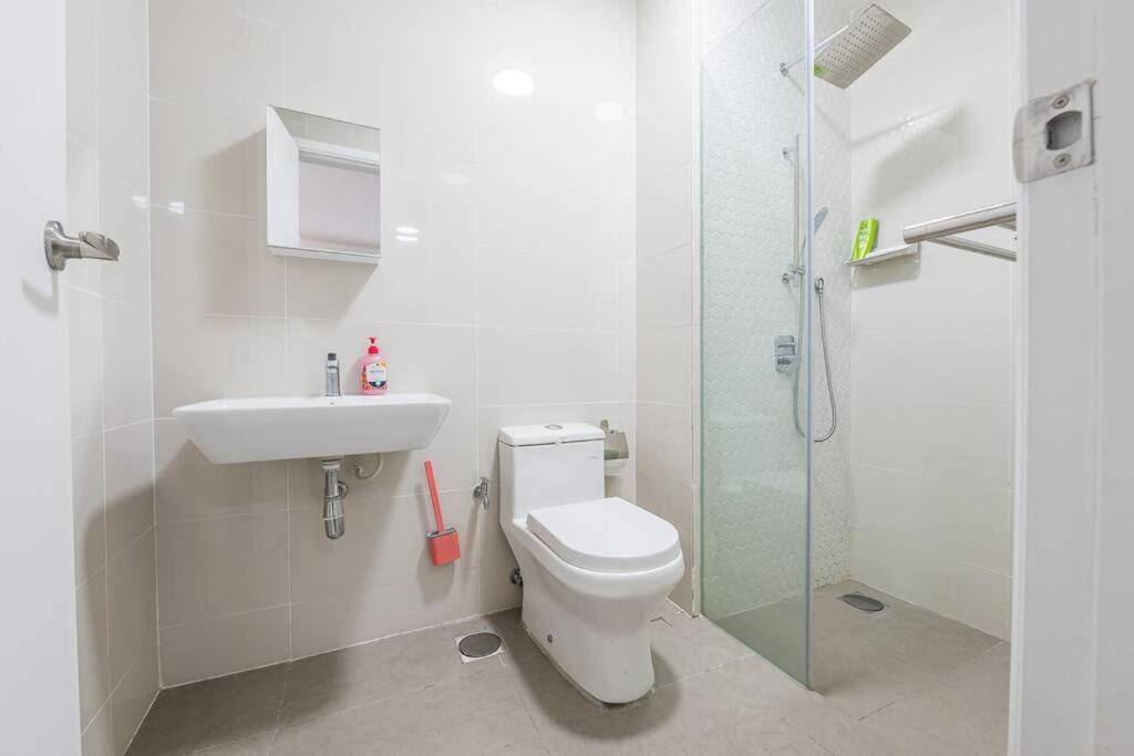 Cozy Oasis near Ikea TRX Mall King Size Bed 100mb