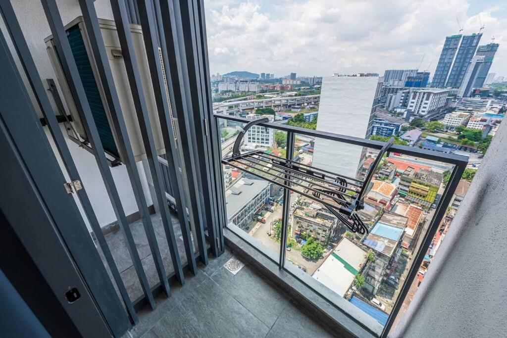 Cozy Oasis near Ikea TRX Mall King Size Bed 100mb