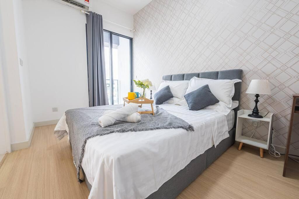 Cozy Oasis near Ikea TRX Mall King Size Bed 100mb
