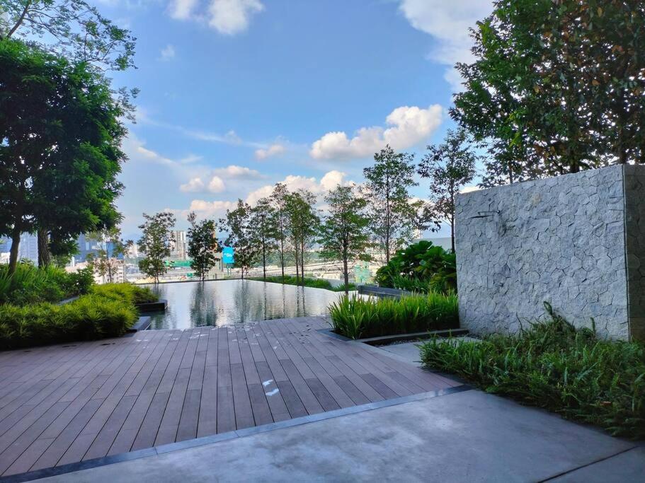Cozy Oasis near Ikea TRX Mall King Size Bed 100mb