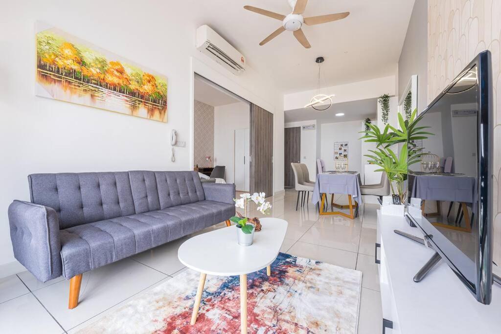 Cozy Oasis near Ikea TRX Mall King Size Bed 100mb