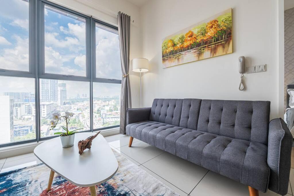 Cozy Oasis near Ikea TRX Mall King Size Bed 100mb