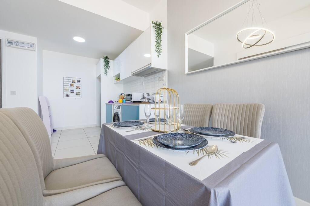 Cozy Oasis near Ikea TRX Mall King Size Bed 100mb