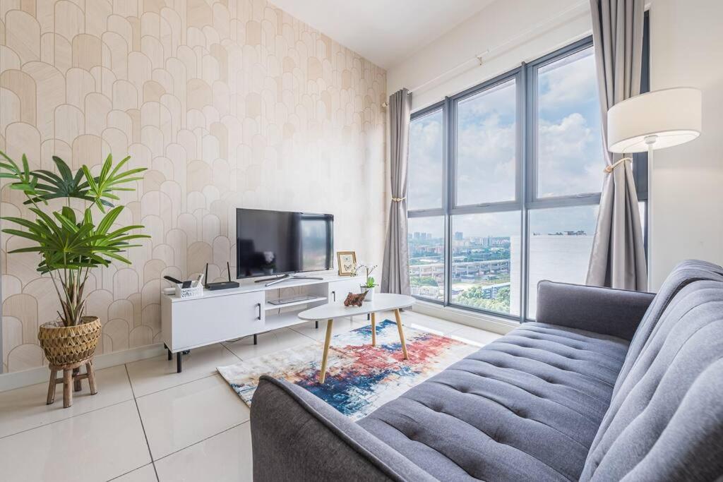 Cozy Oasis near Ikea TRX Mall King Size Bed 100mb