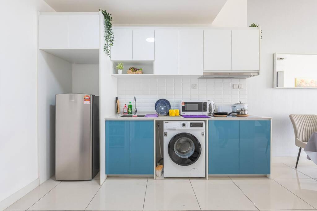 Cozy Oasis near Ikea TRX Mall King Size Bed 100mb