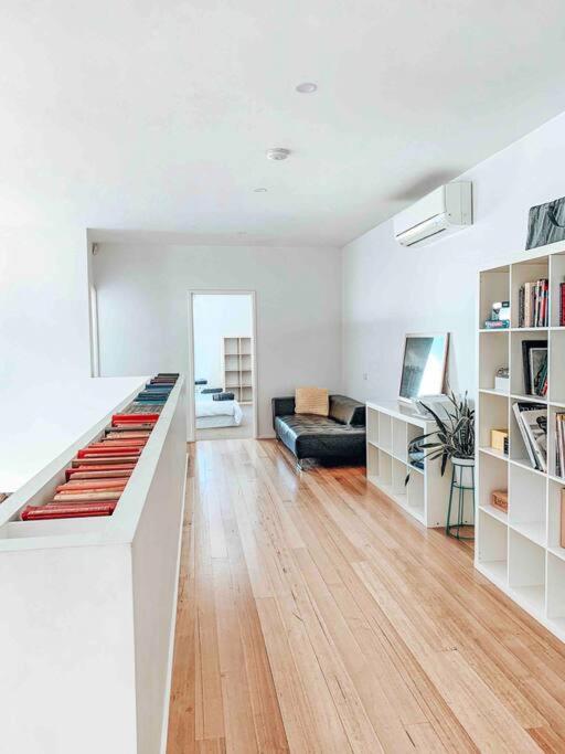 Modern house close to CBD & Adelaide Oval