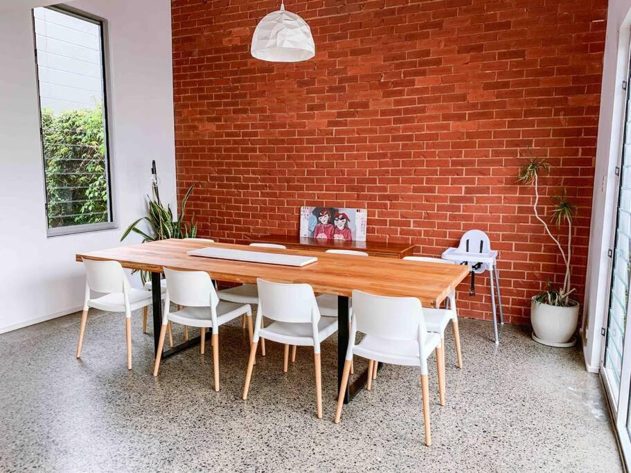 Modern house close to CBD & Adelaide Oval