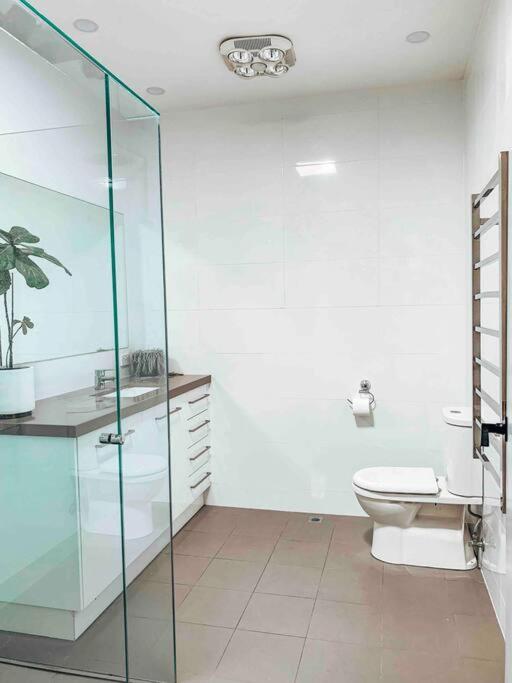 Modern house close to CBD & Adelaide Oval