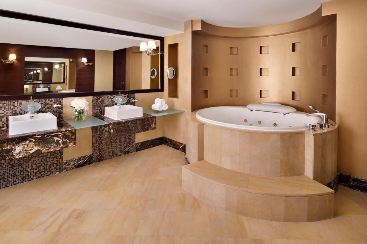 Jacuzzi