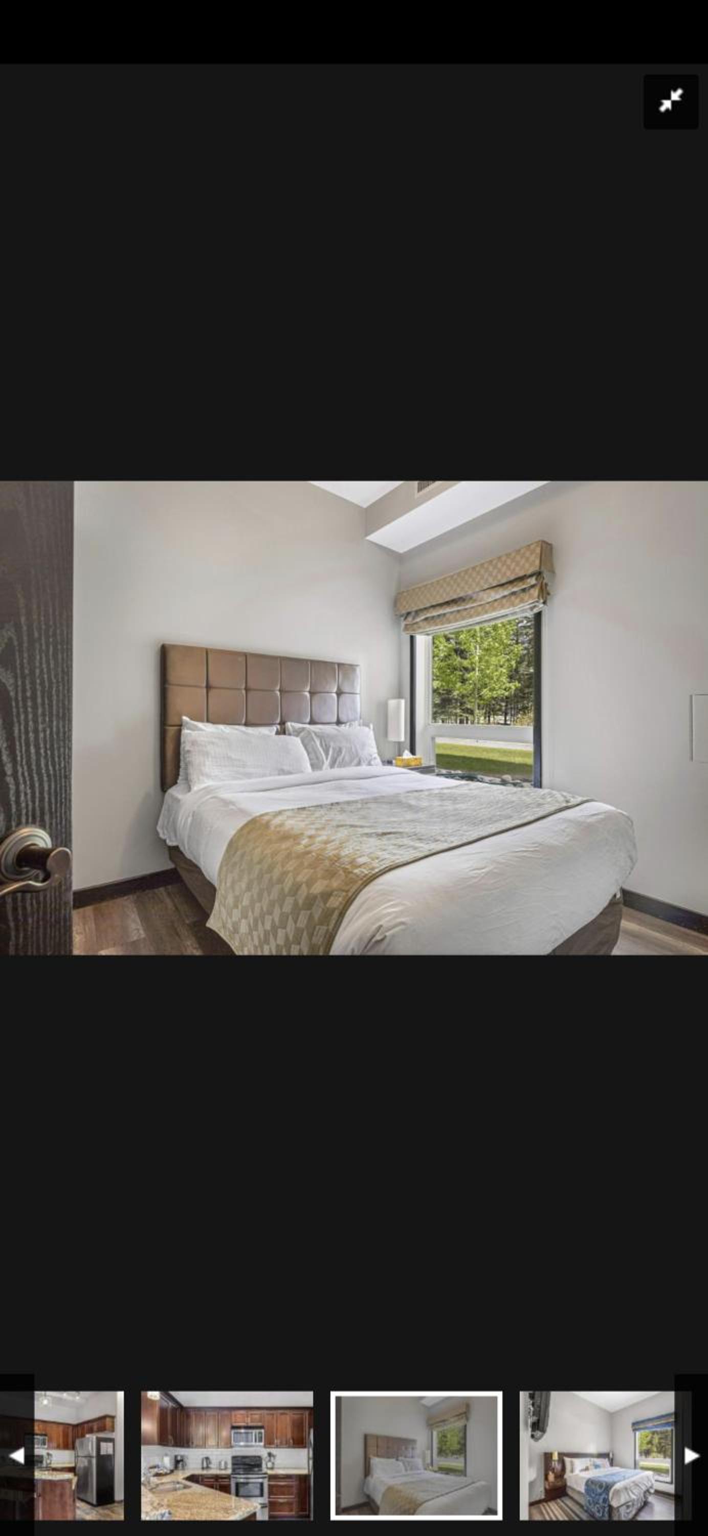 Canmore Mountain Retreat. Hot Tub, Pool, King Bed!