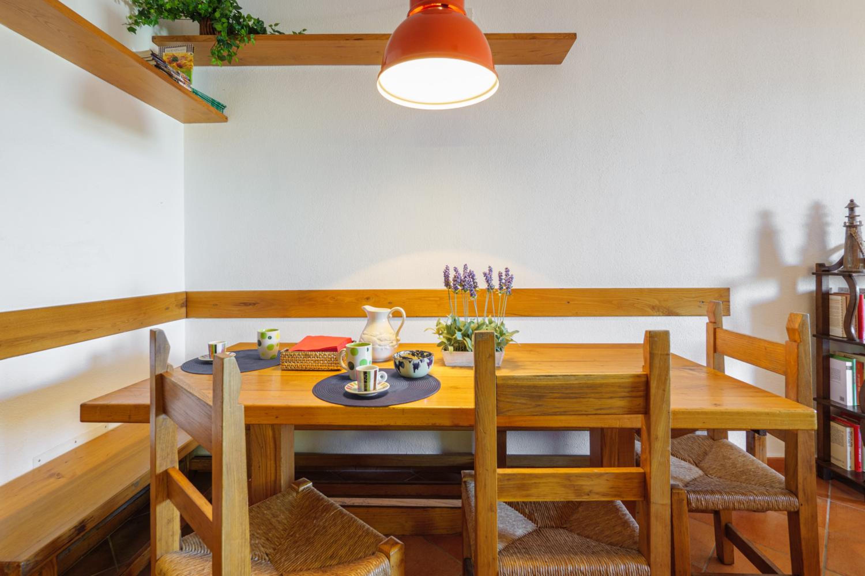 Casa Erica en Palau — dining