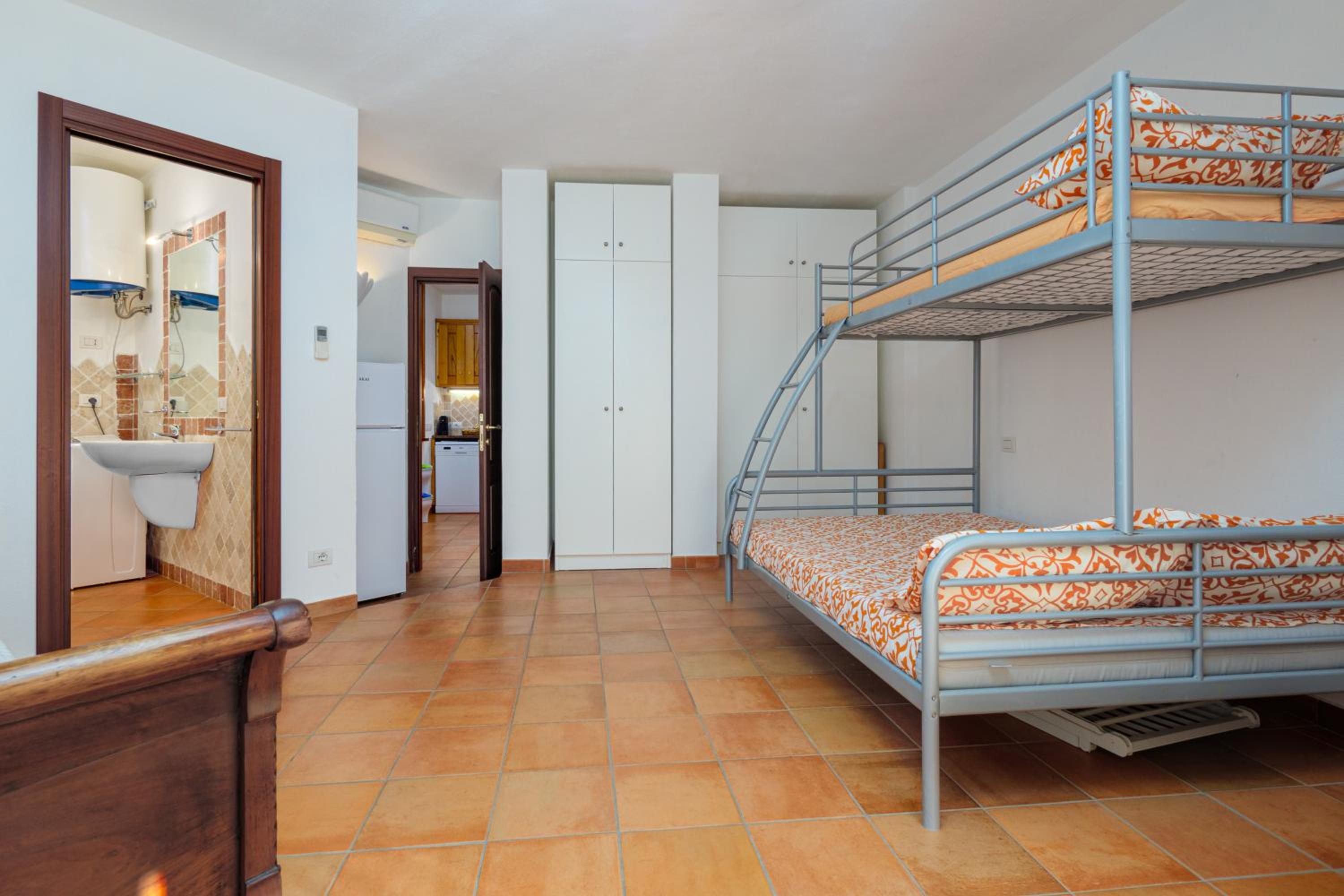 Casa Erica en Palau — hotel room