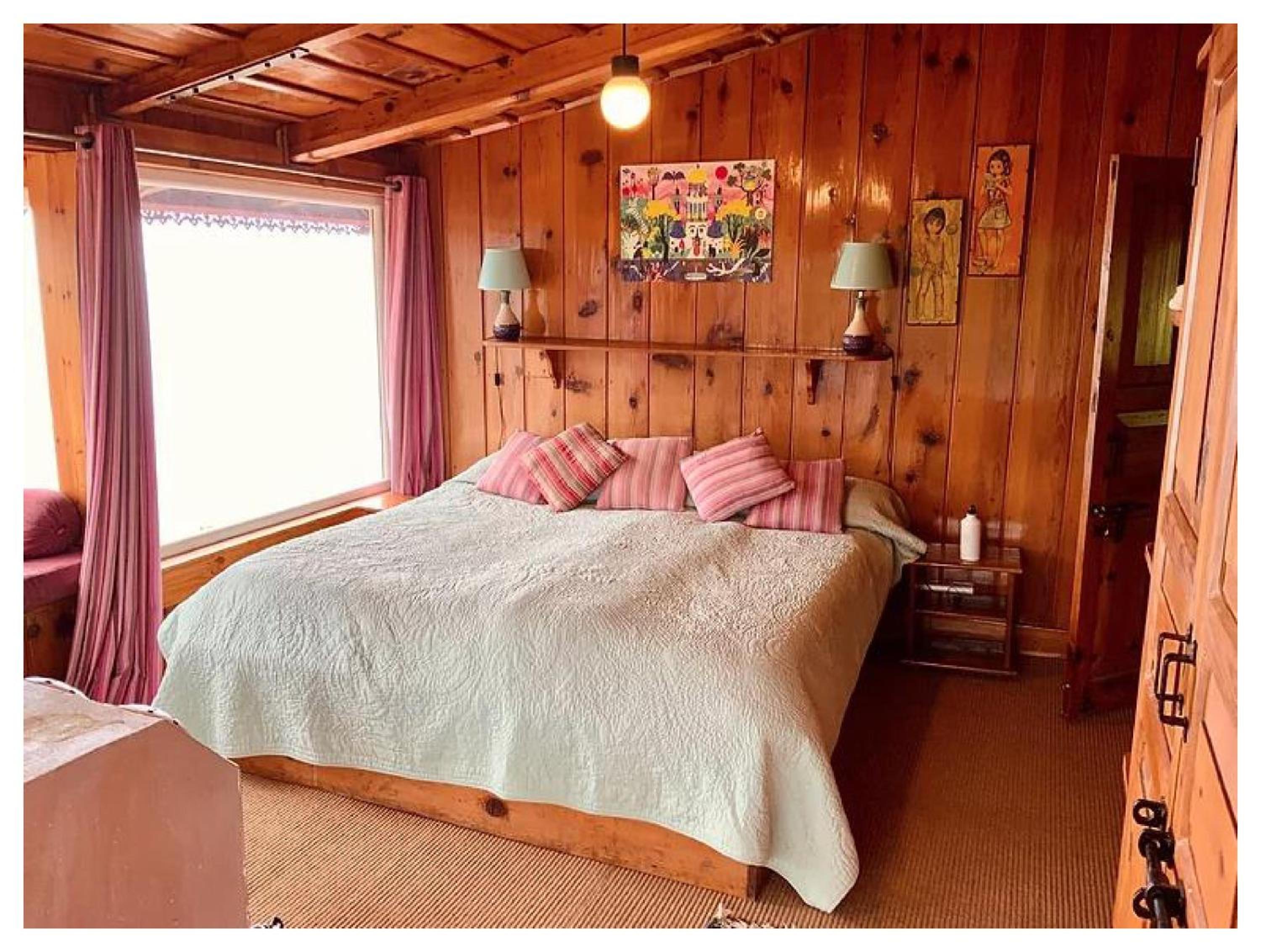 Avalon Cottage Villa