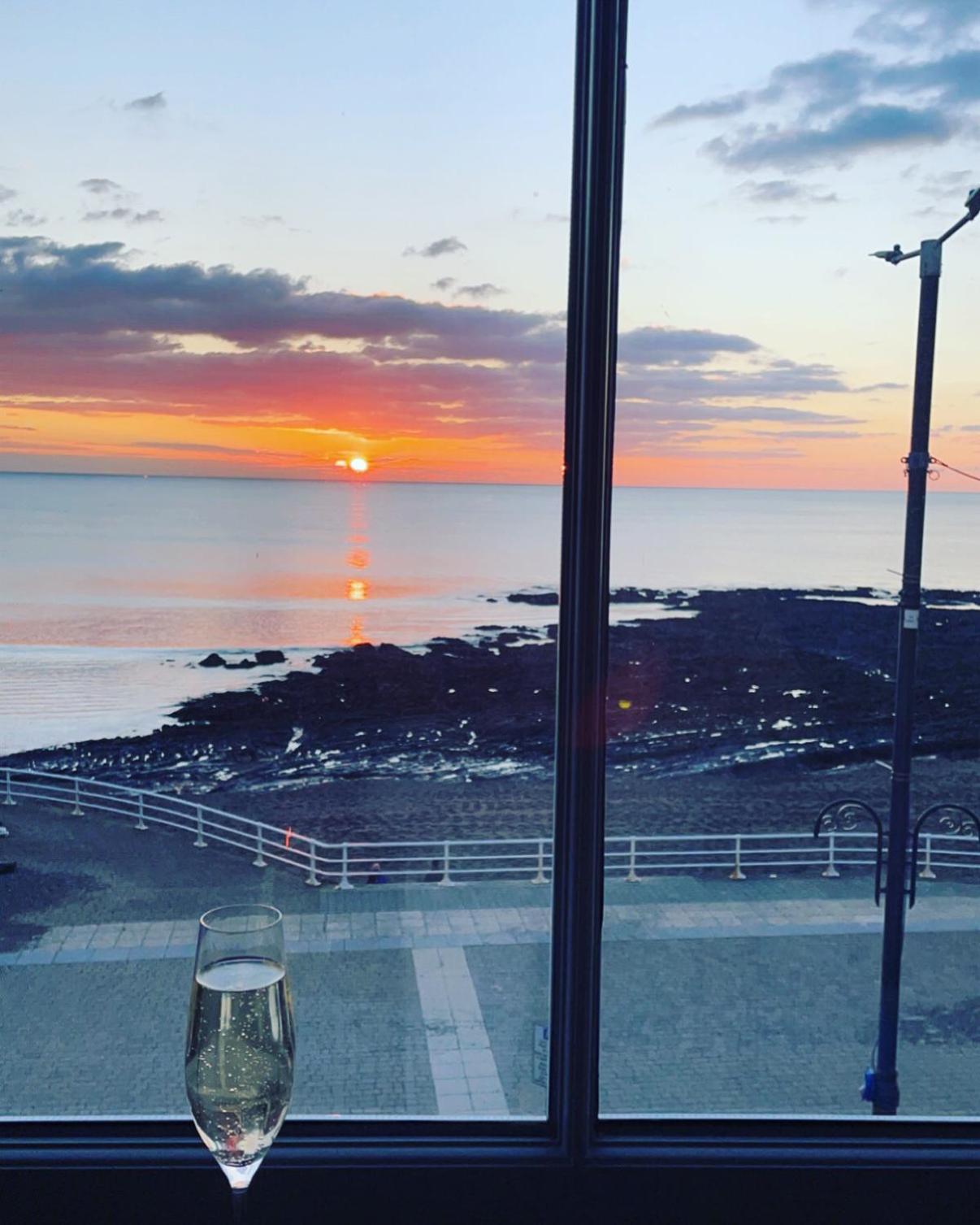 Luxury Sea View Apartment - One Bedroom view 5
