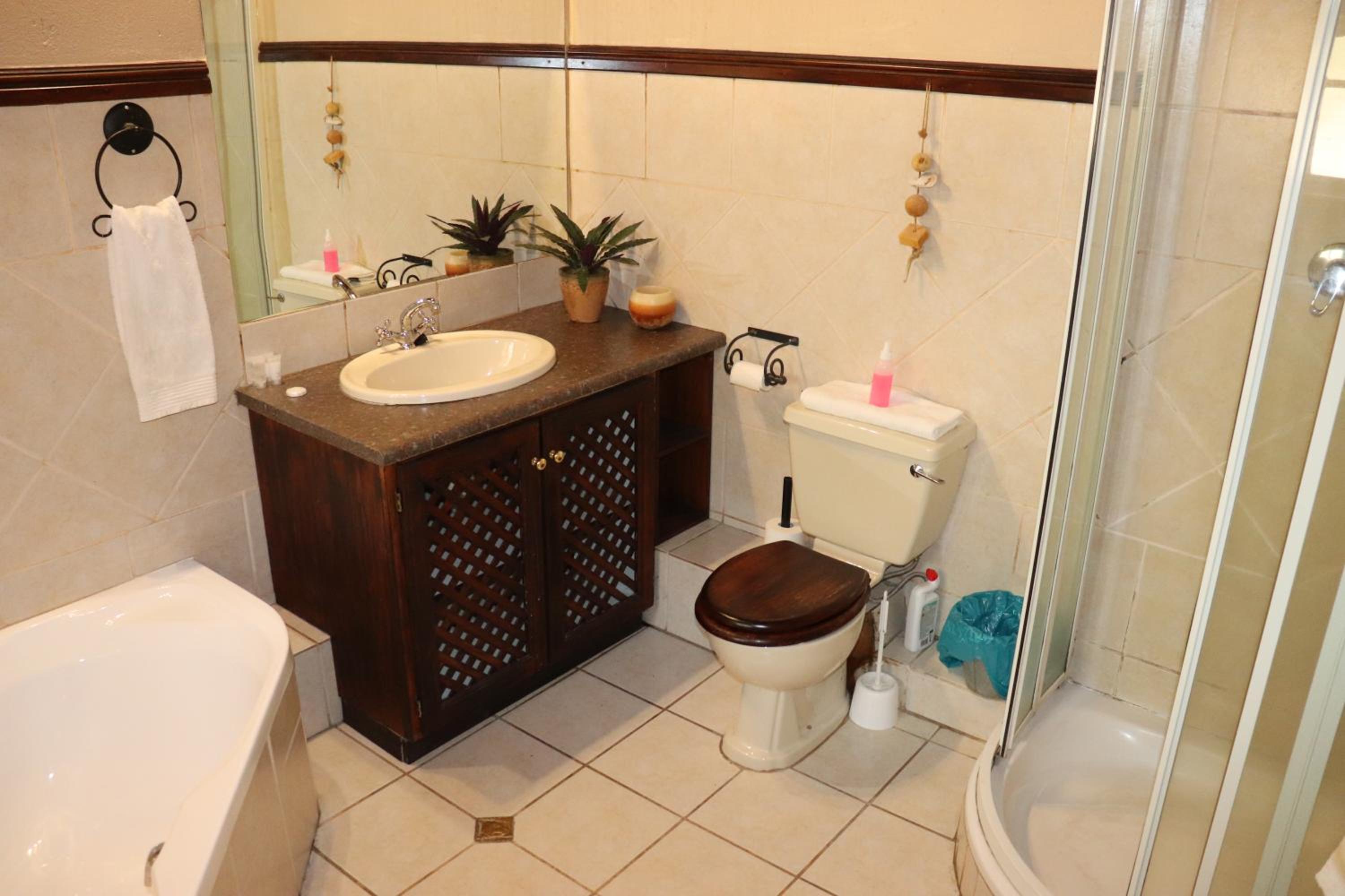 Khaya Africa Guesthouse