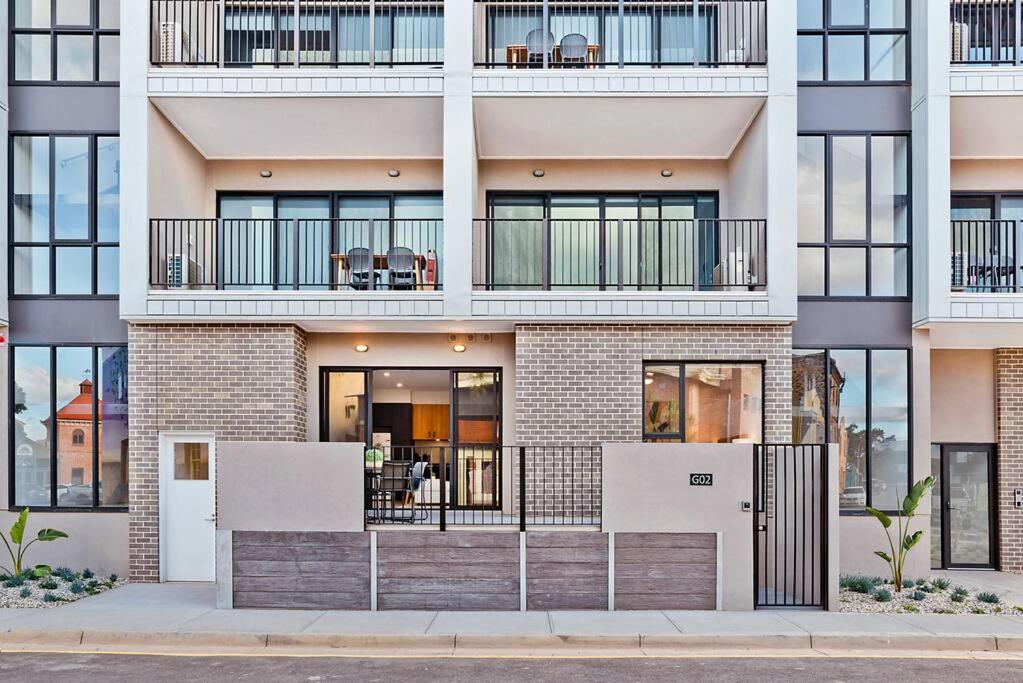 Jewel on Jubilee - New 1 Bed Apt with Parking