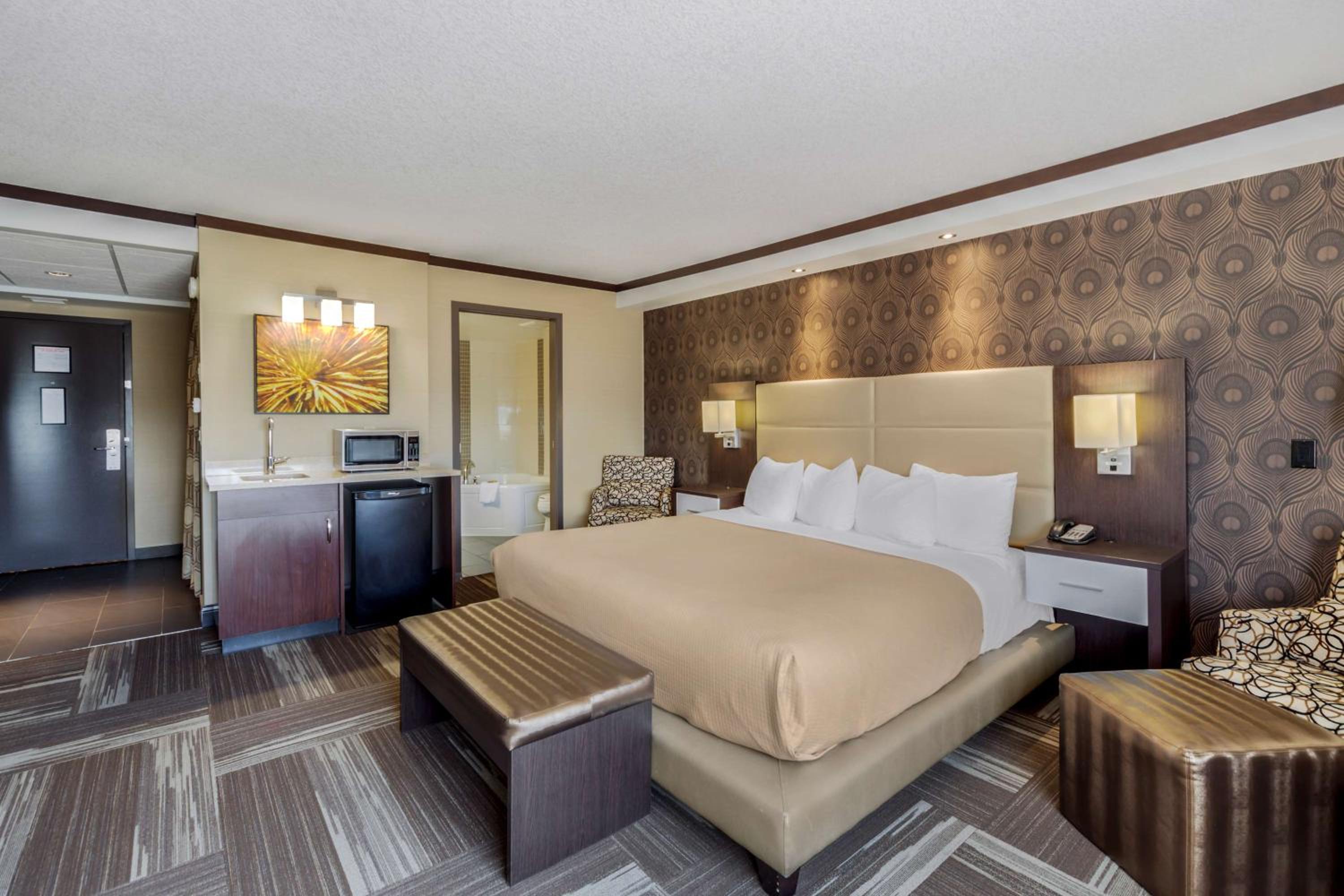 Leduc Vacations - Best Western Plus Edmonton Airport Hotel - Property Image 5