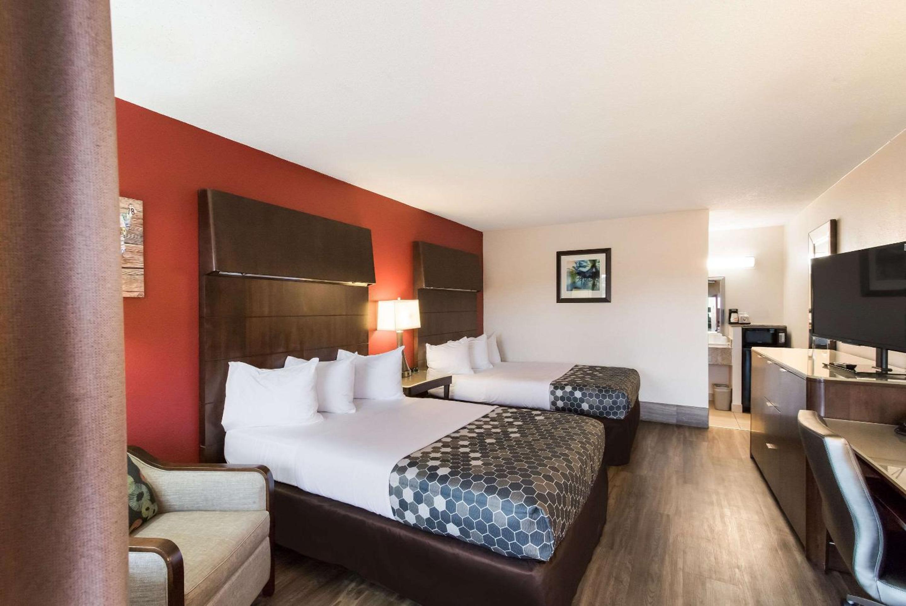 Econo Lodge Washington NC North 3