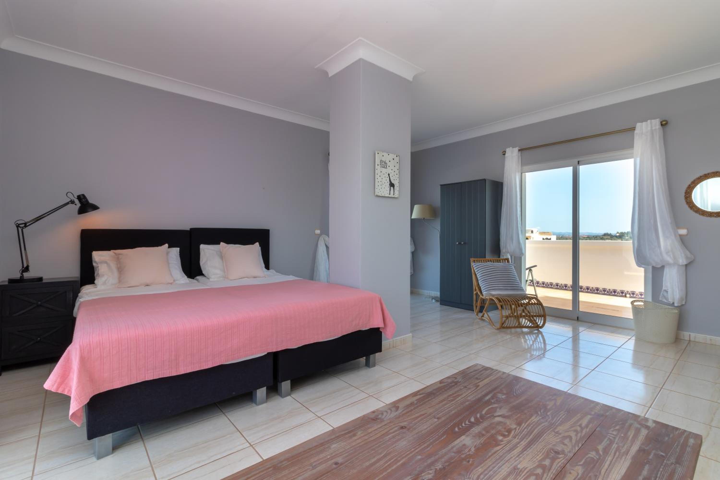 Villa Ocean Blue Ocean views Walk to beach Pool
