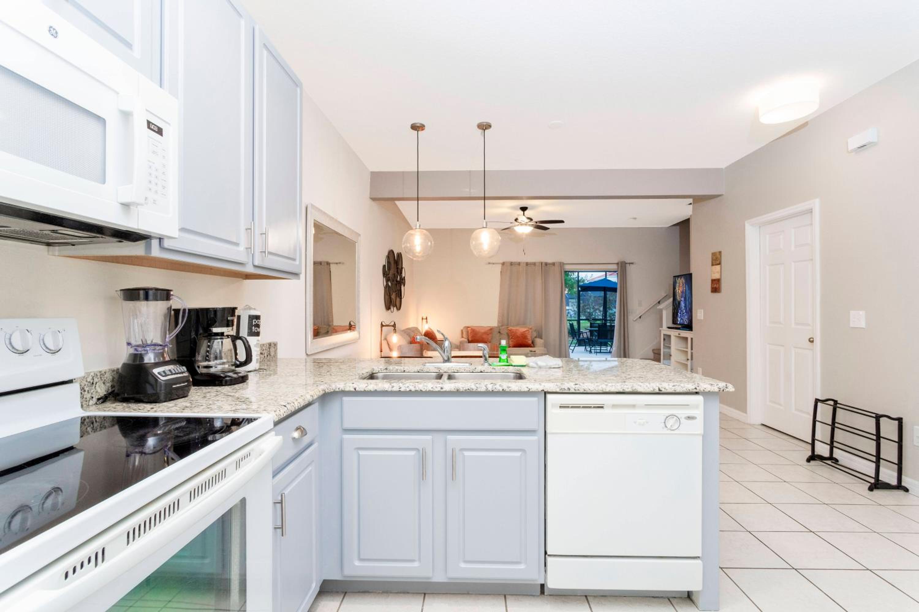 Cozy 3 bedroom home with Private Pool 4564 view 3