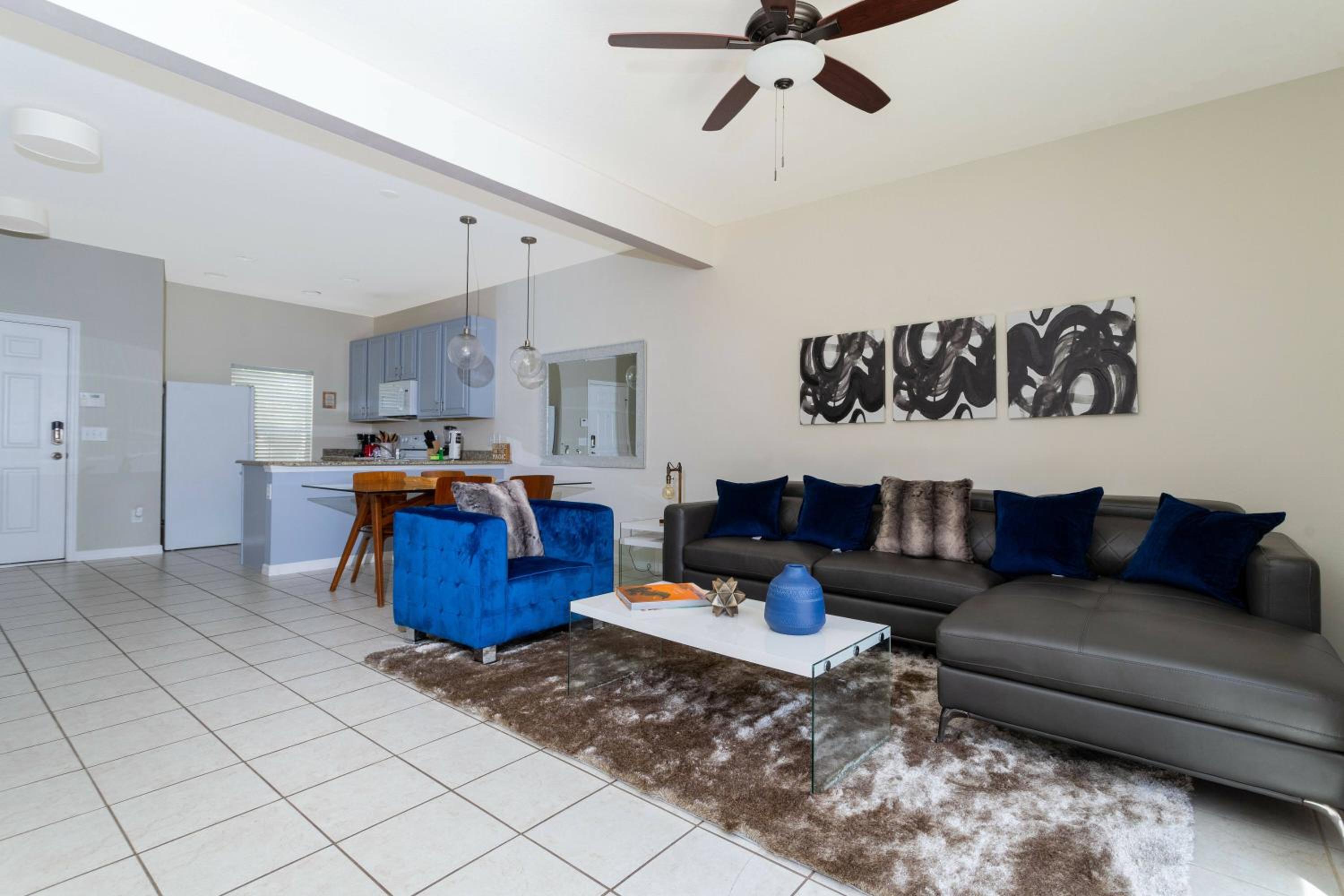 Cozy 3 bedroom home with Private Pool 4564 view 5