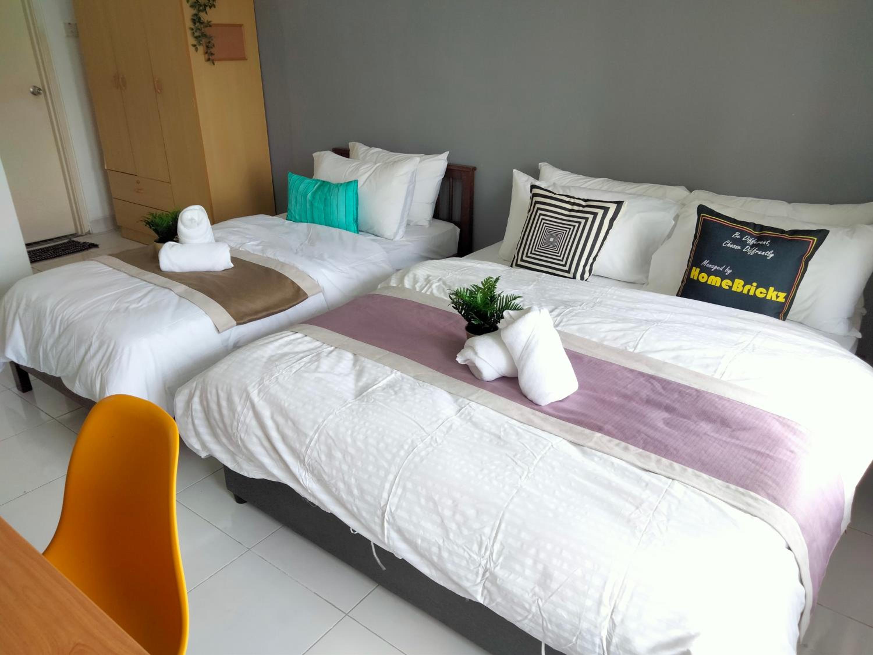 Cyberia Crescent - 3 bedroom 8 Pax photo 1