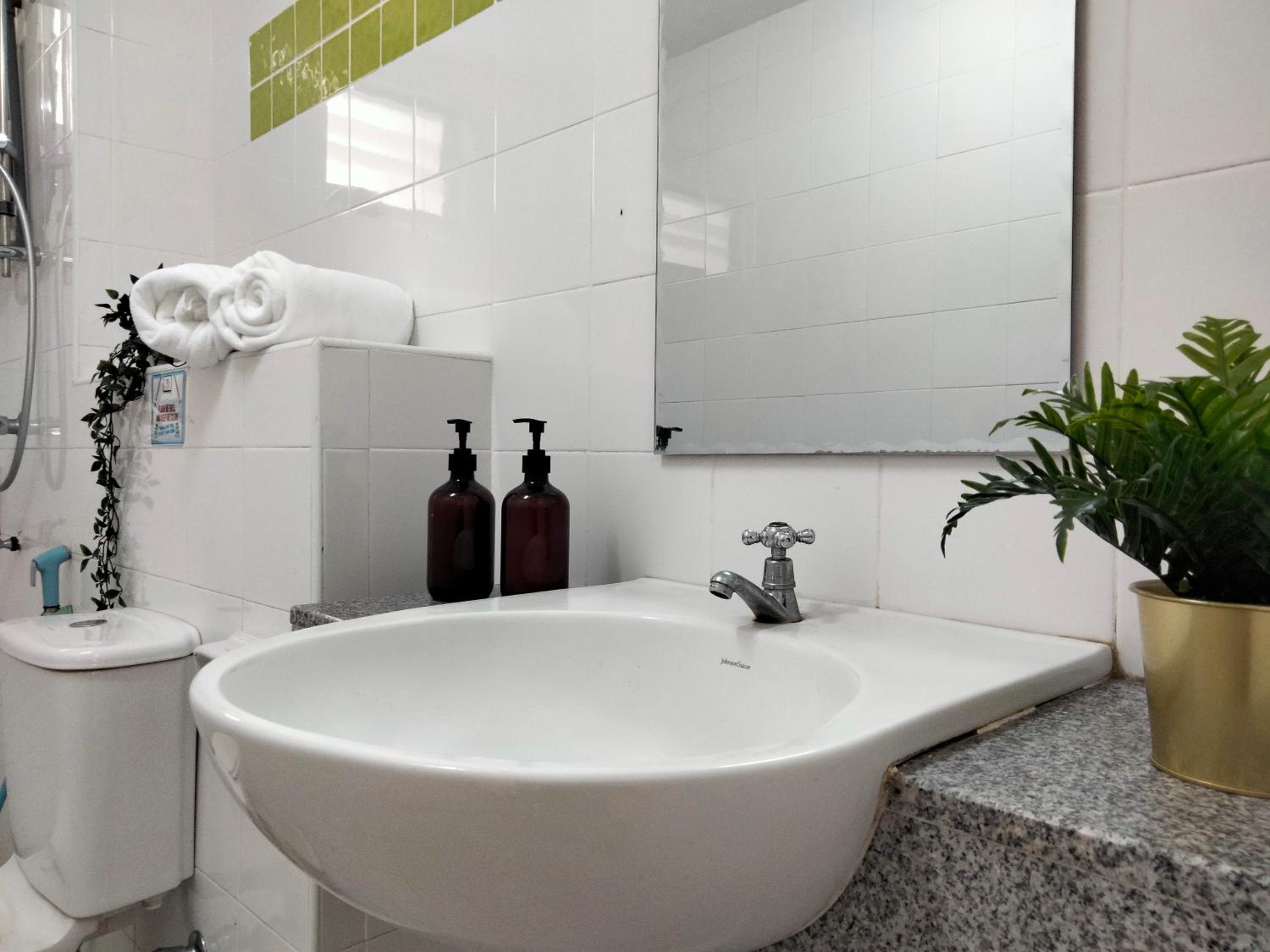 Cyberia Crescent - 3 bedroom 8 Pax photo 6
