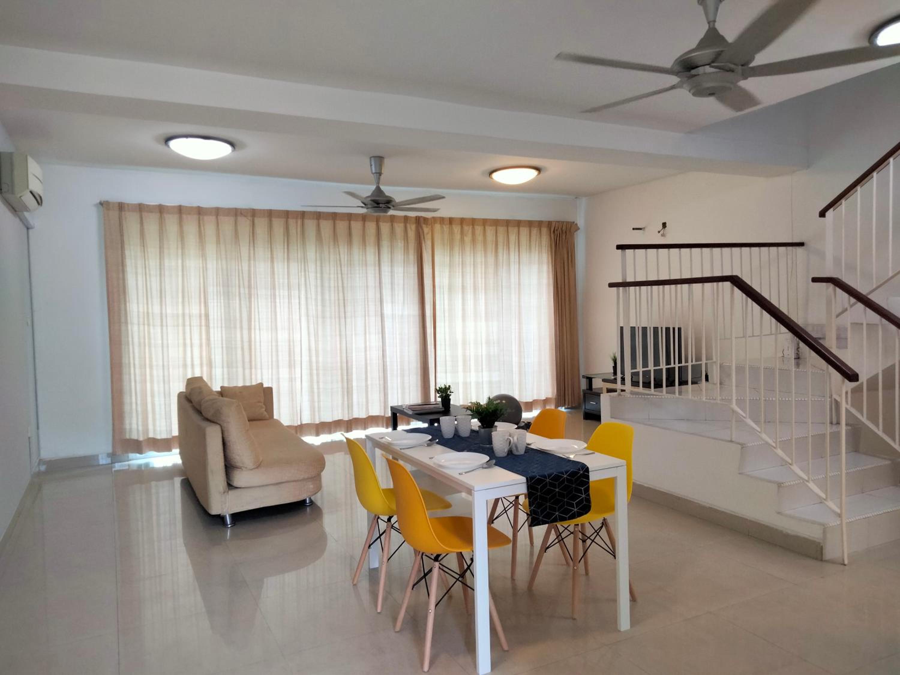 Cyberia Crescent - 3 bedroom 8 Pax photo 2