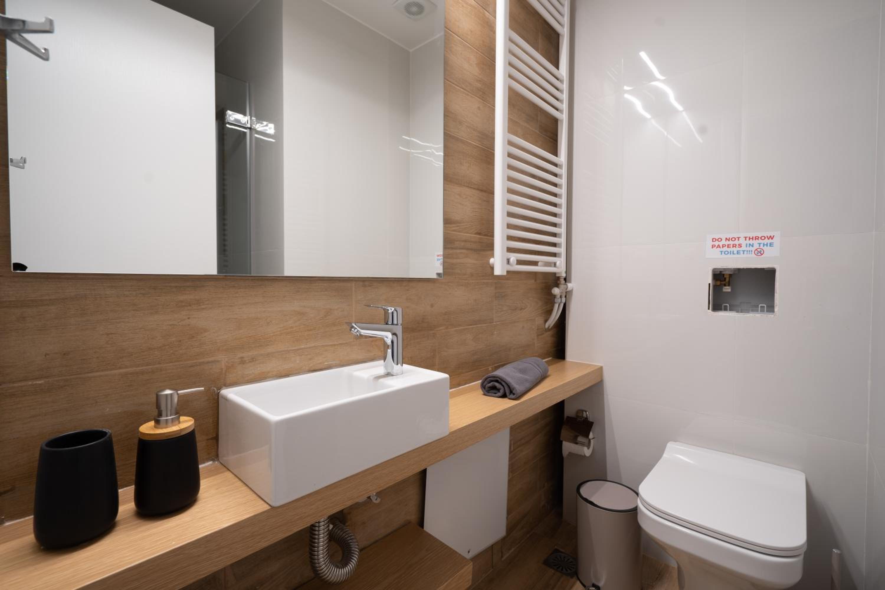 IO SUITES